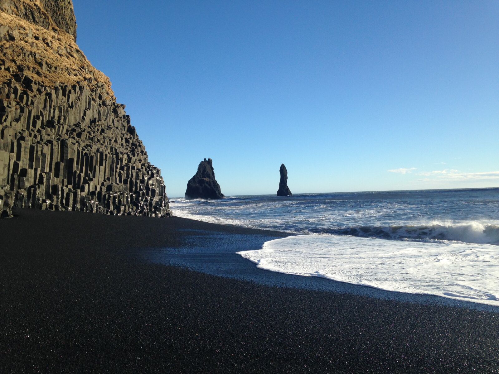 iPhone 5c back camera 4.12mm f/2.4 sample photo. Iceland, beach, coast photography