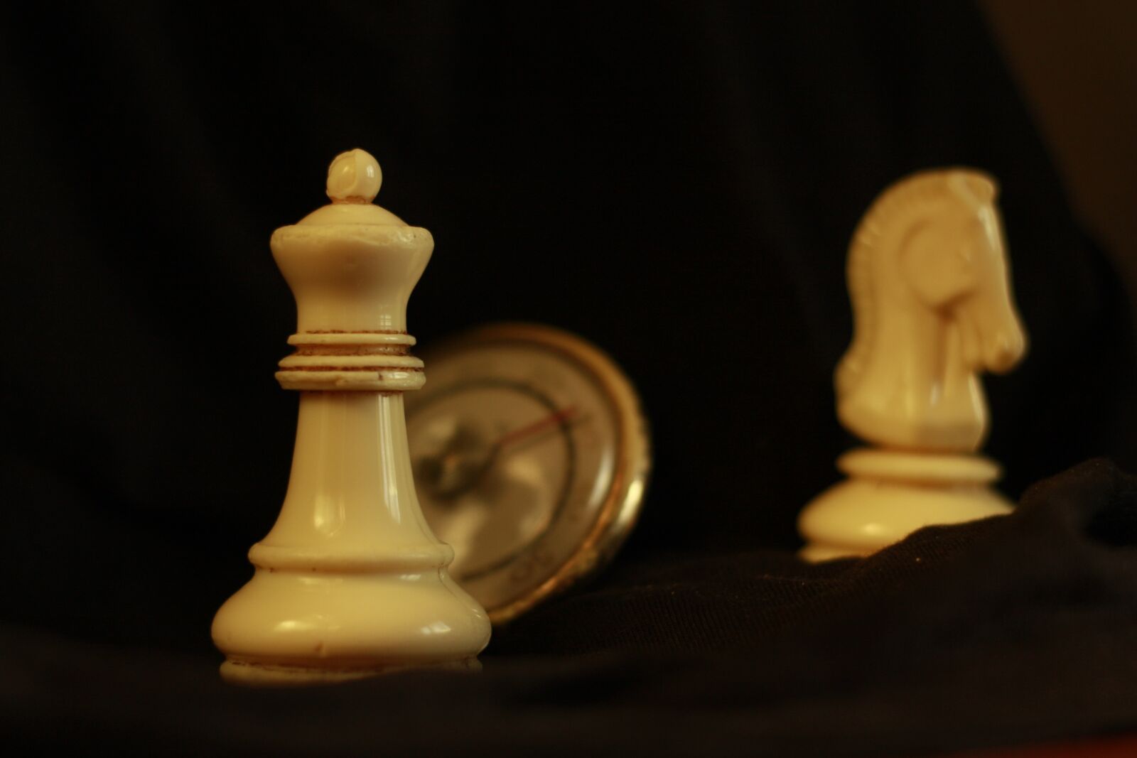 Canon EOS 40D sample photo. Thermometer, chess, decorative photography