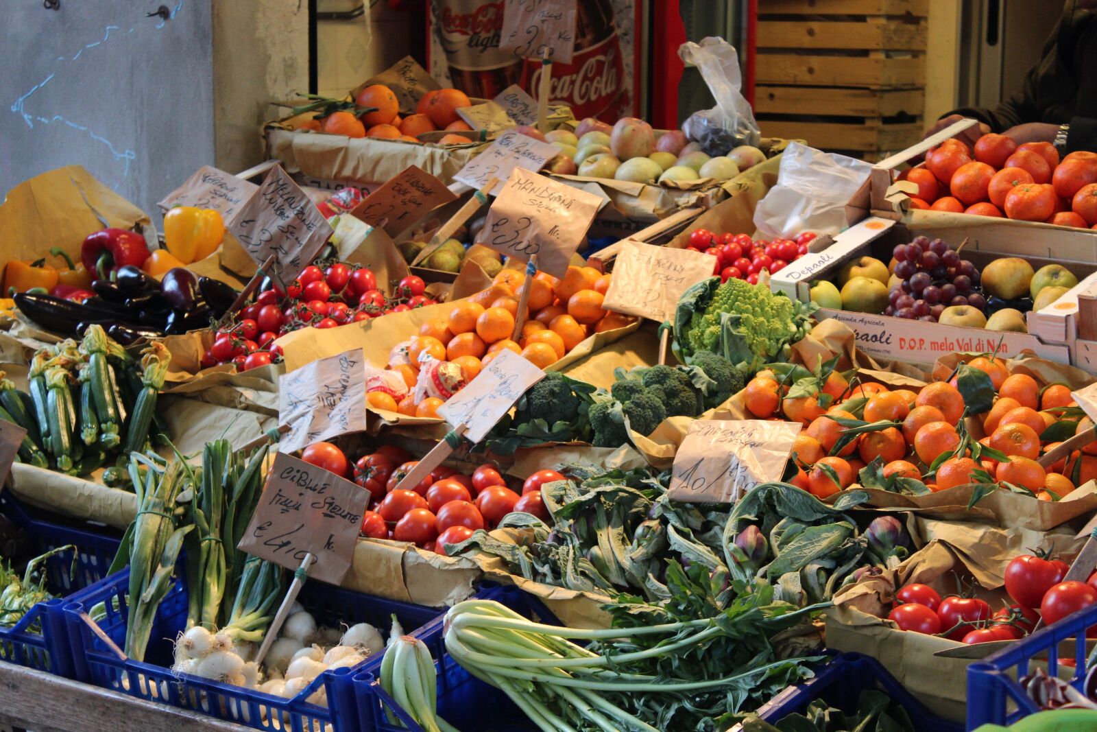 Canon EOS 600D (Rebel EOS T3i / EOS Kiss X5) sample photo. Market, vegetables, food photography