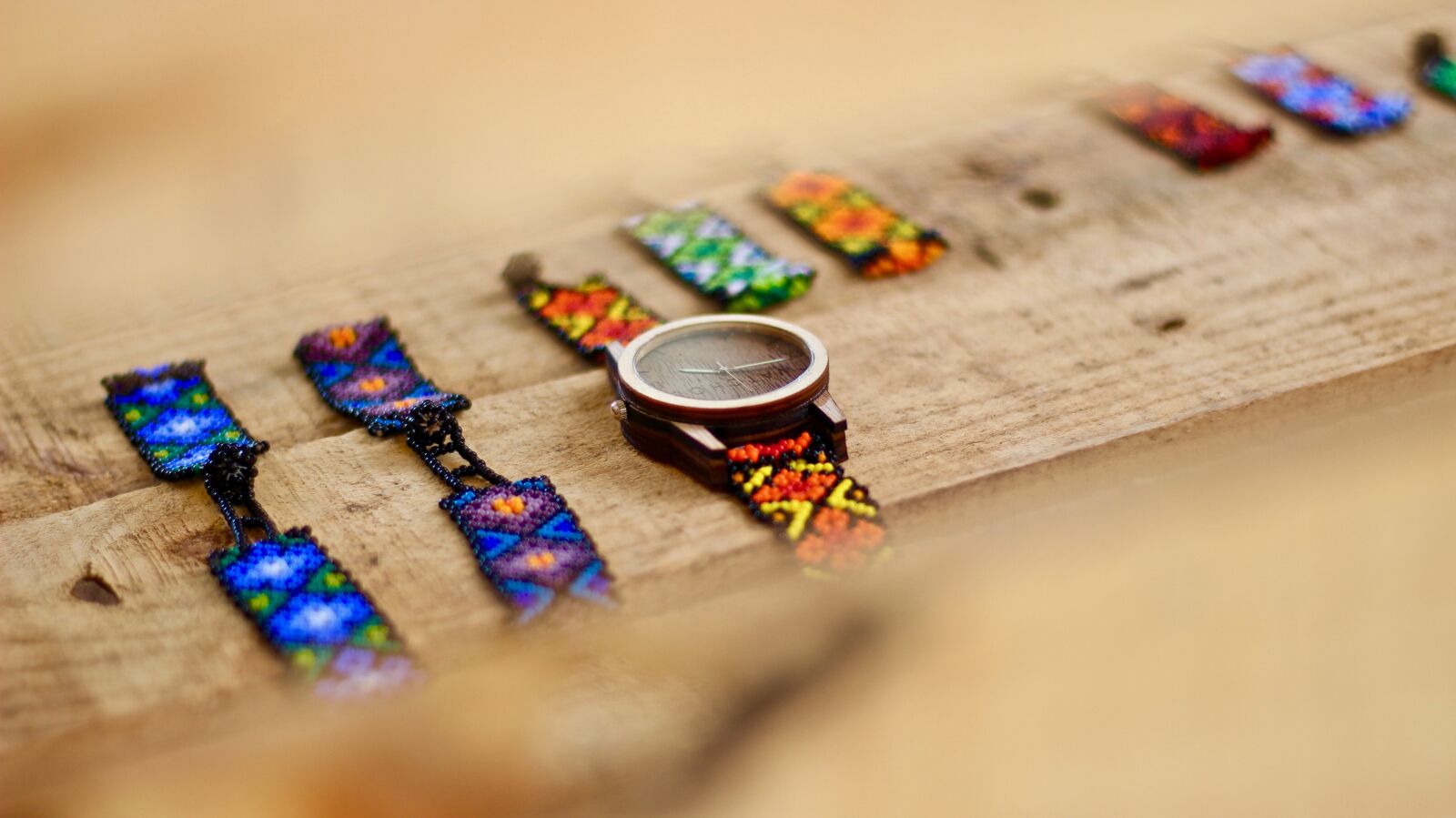Canon EOS 600D (Rebel EOS T3i / EOS Kiss X5) sample photo. Watch, craft, huichol craft photography