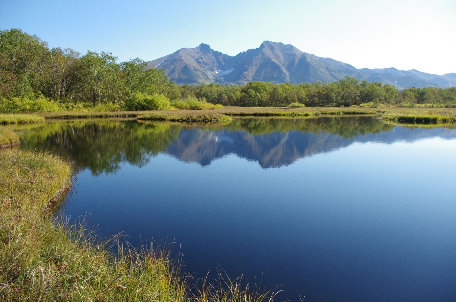 Pentax K-5 sample photo. Forest lake, mountains, forest photography