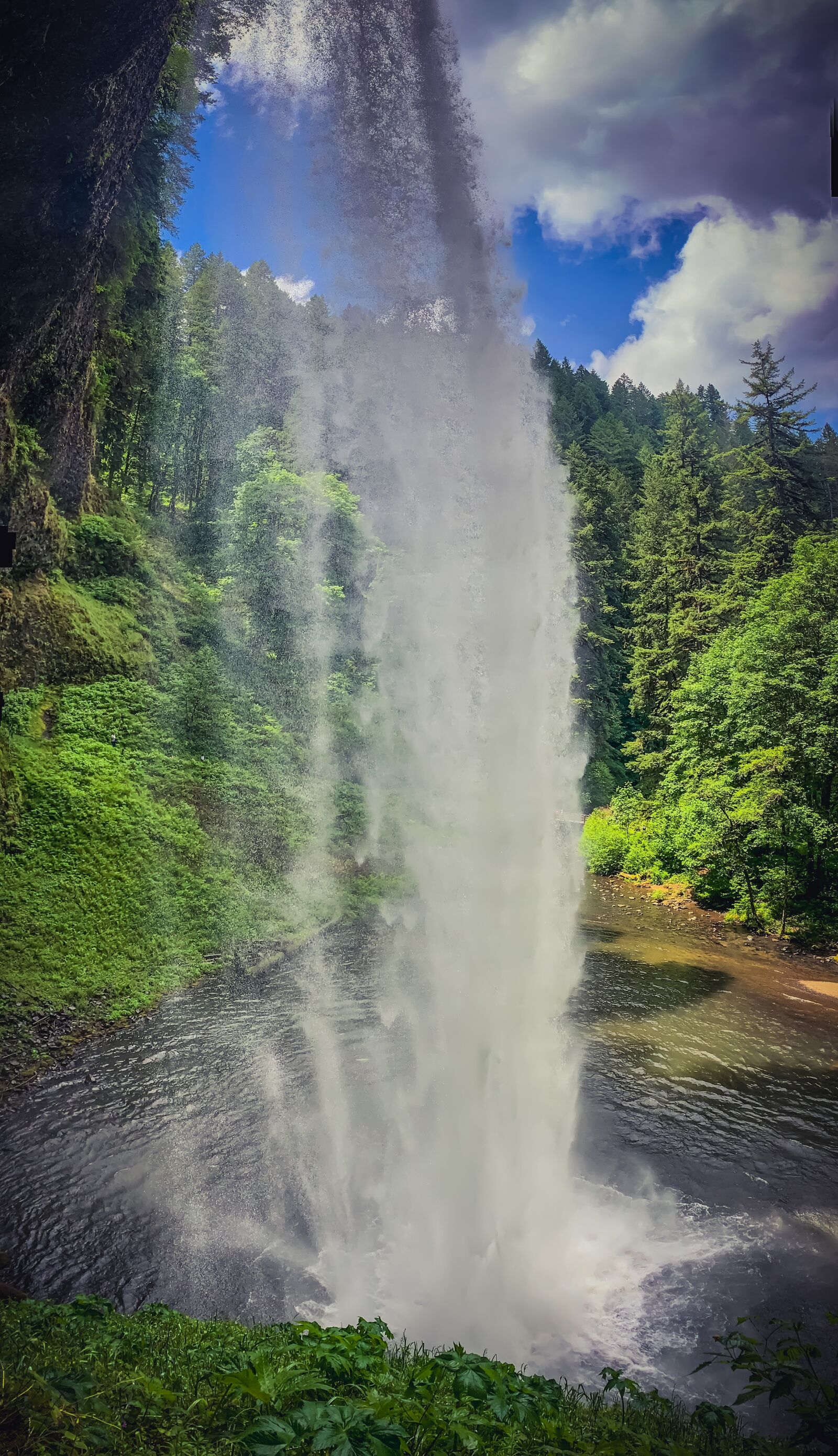 iPhone XR back camera 4.25mm f/1.8 sample photo. Waterfall, oregon, pnw photography