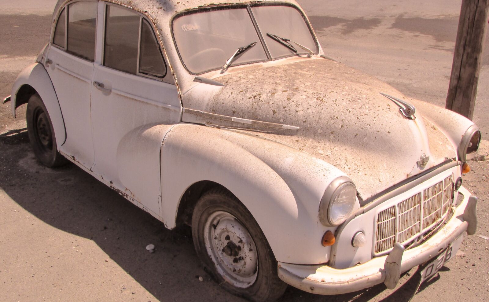 Canon PowerShot SX400 IS sample photo. Morris, car, old abandoned photography