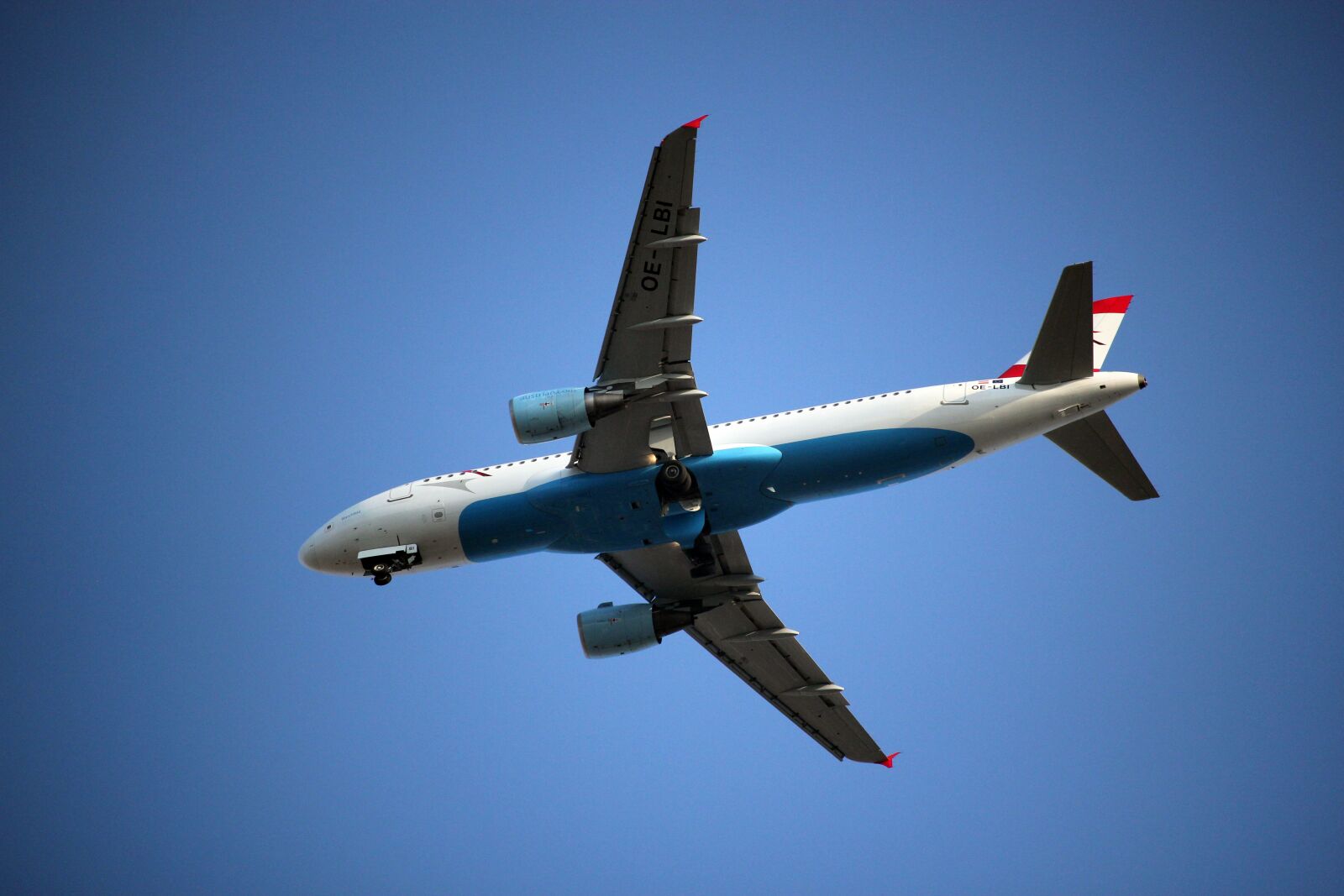 Canon EOS 550D (EOS Rebel T2i / EOS Kiss X4) sample photo. Aircraft, plane, fly photography
