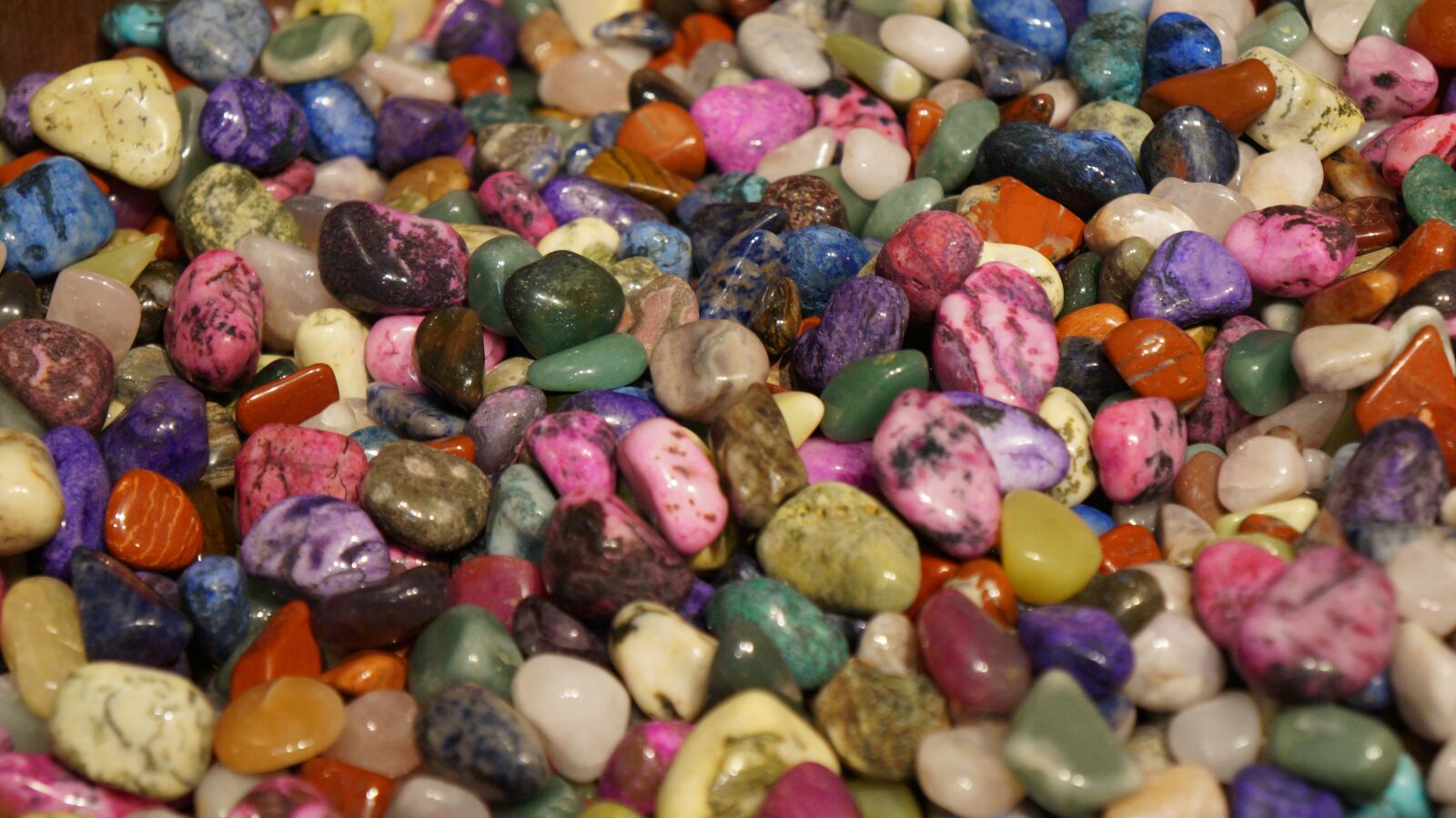 Sony Alpha a3000 + Sony E 18-55mm F3.5-5.6 OSS sample photo. Gemstone, rocks, crystal photography