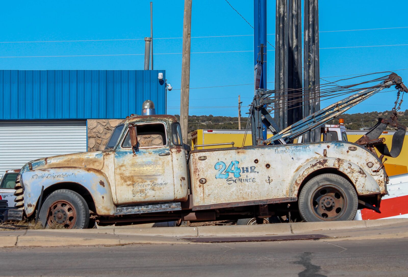 Canon EOS 700D (EOS Rebel T5i / EOS Kiss X7i) sample photo. Old, tow, truck photography