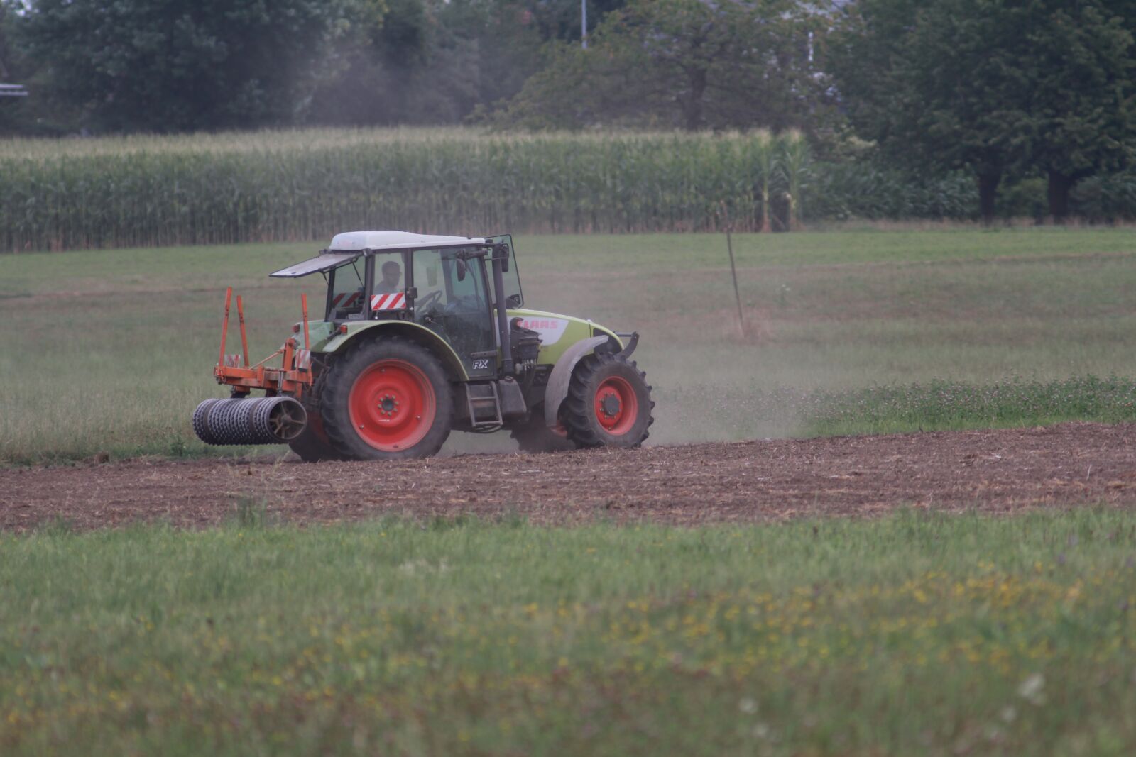 Canon EF 300mm F4L IS USM sample photo. Agriculture, tractor, field photography
