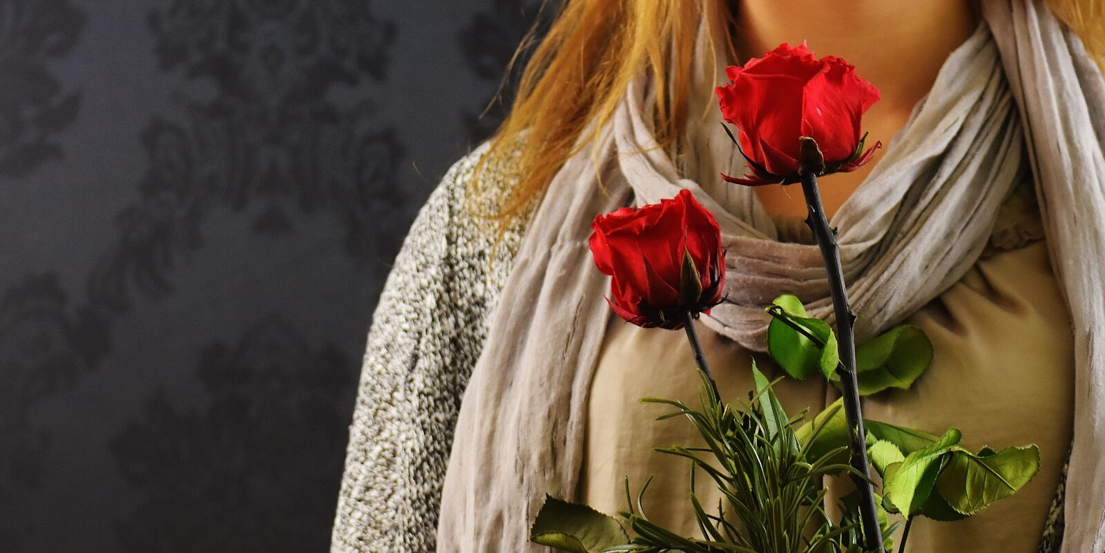Nikon D7200 sample photo. Girl, roses, red photography