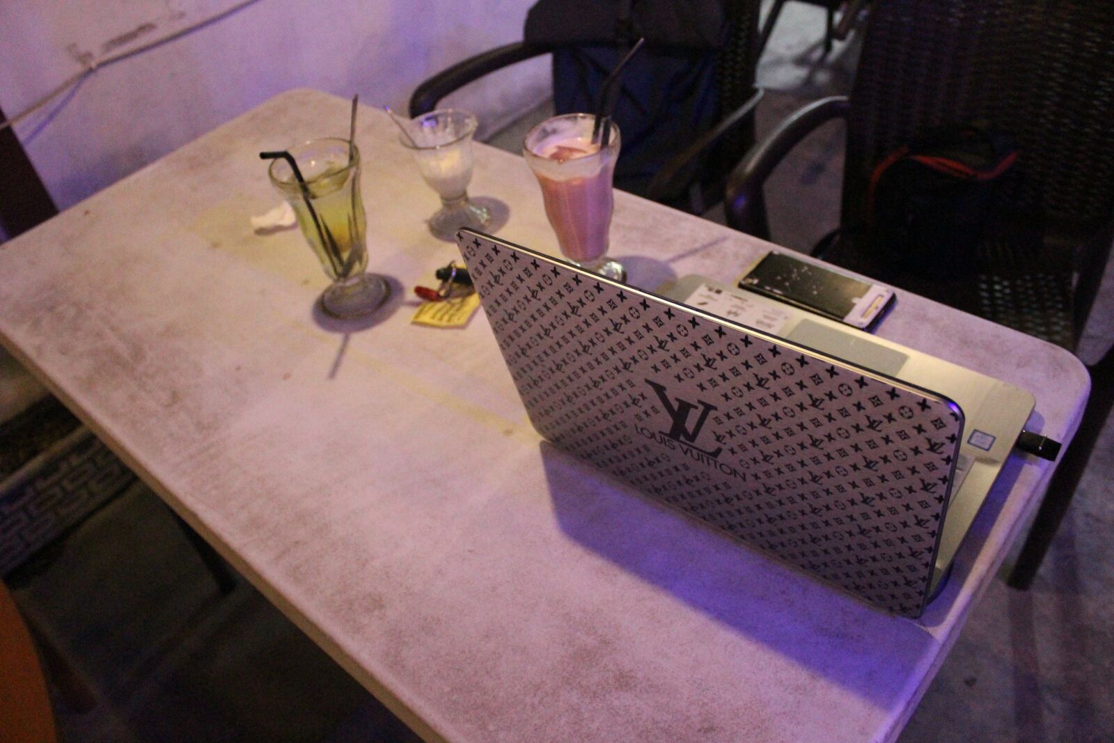 Canon EOS 700D (EOS Rebel T5i / EOS Kiss X7i) sample photo. Do laptop, drink, juice photography