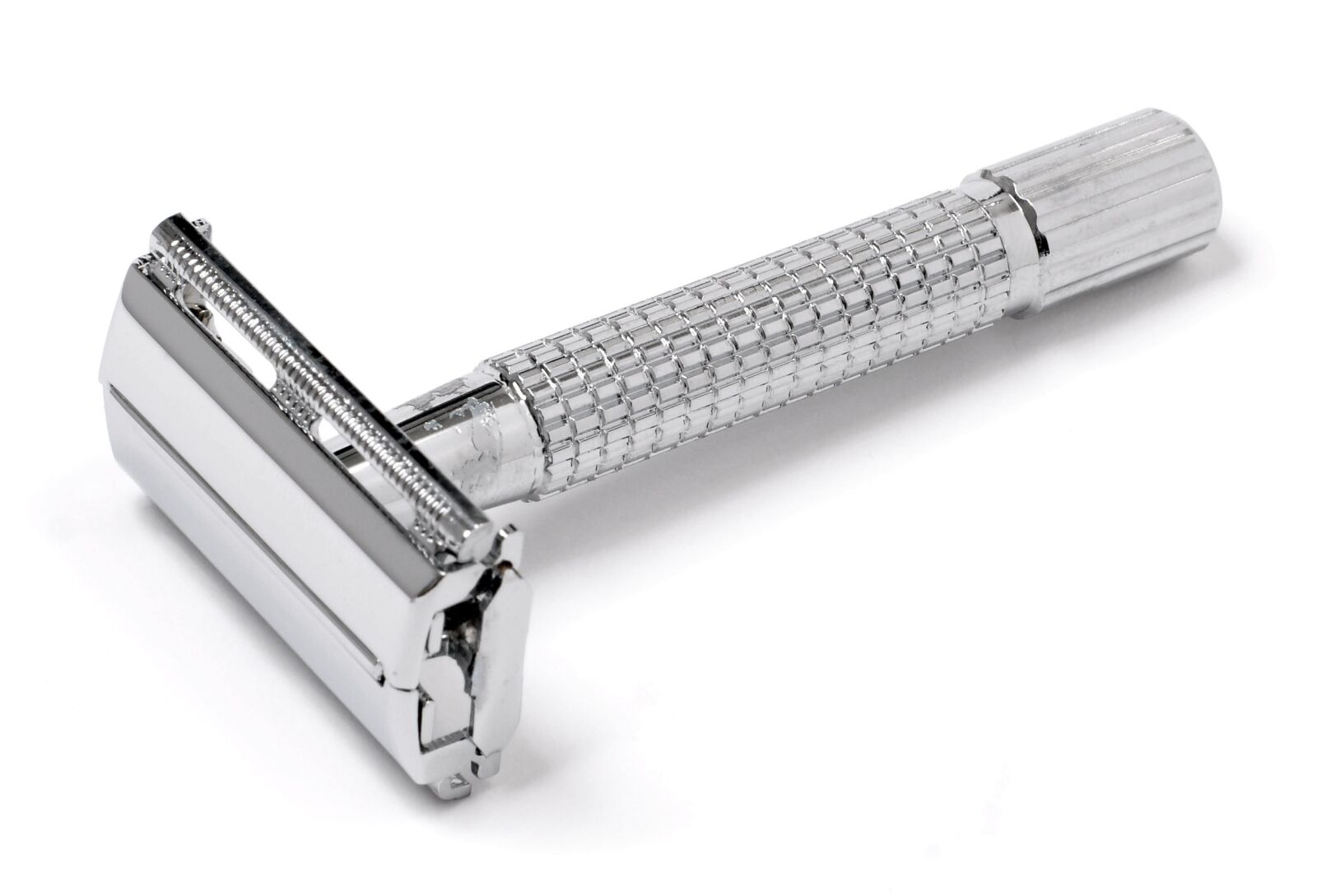 Sony Alpha DSLR-A700 sample photo. Chrome, safety, razor photography
