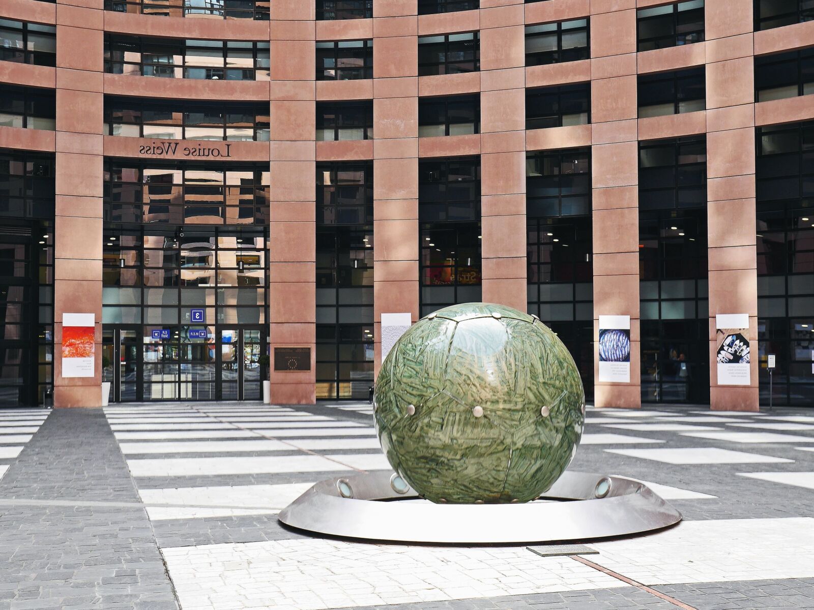 Panasonic Lumix DMC-GH3 sample photo. Ball, art, building, architecture photography