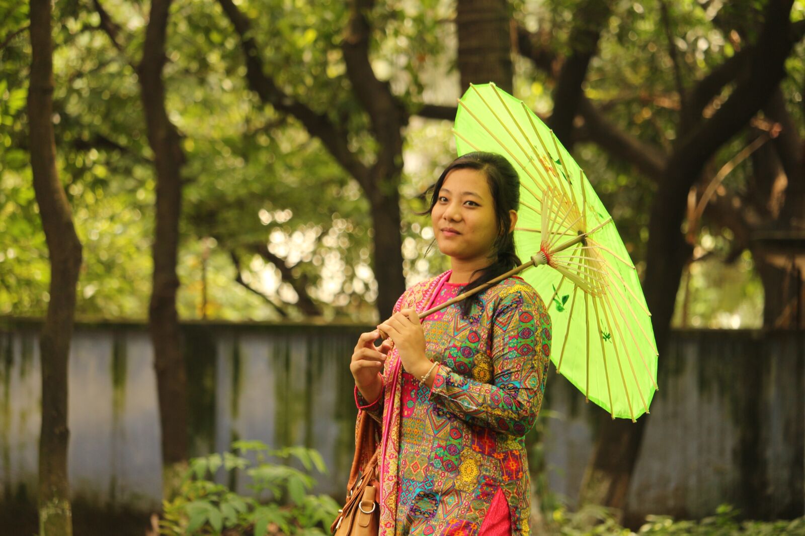 Canon EF-S 55-250mm F4-5.6 IS STM sample photo. Woman, love, nature photography