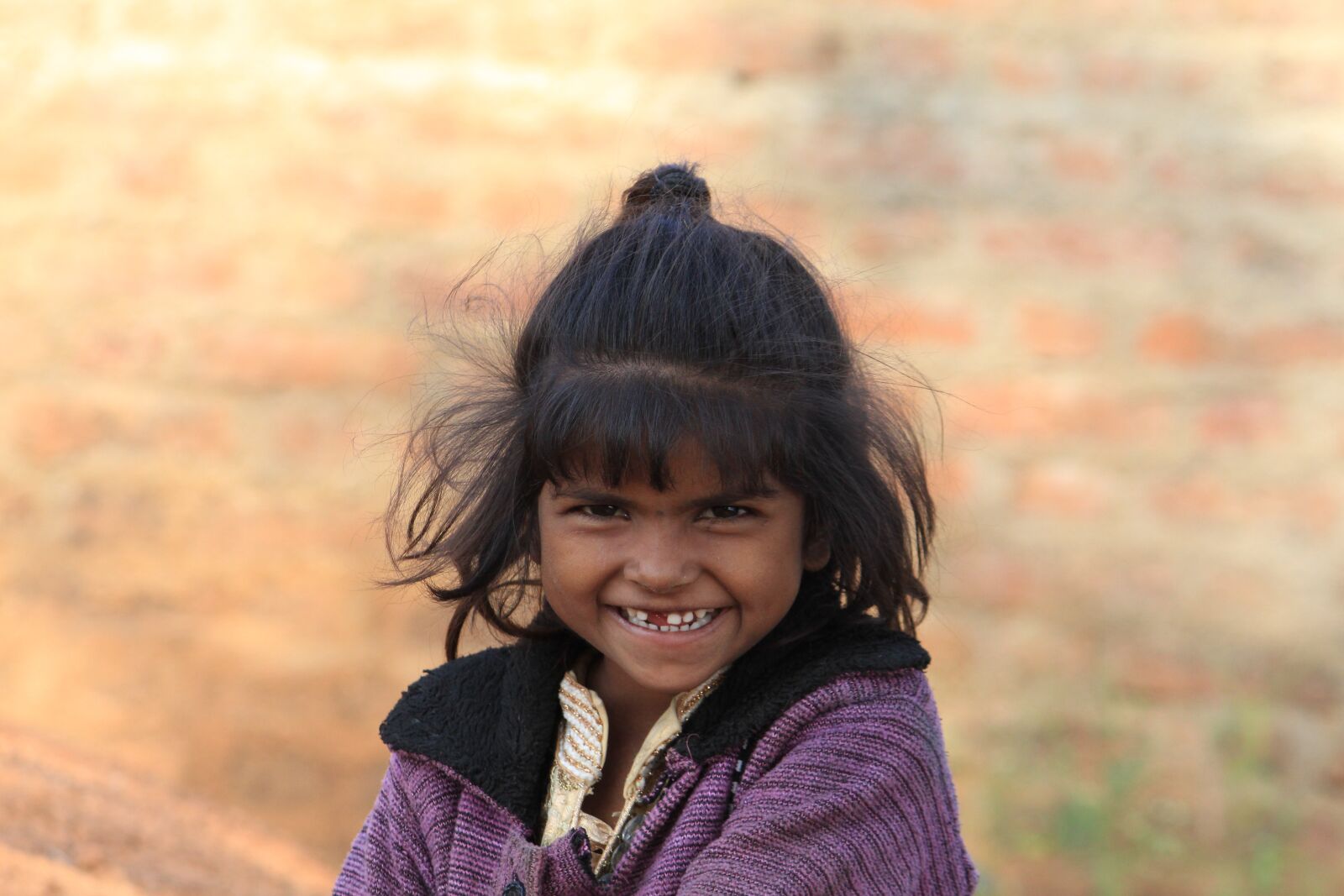 Canon EOS 700D (EOS Rebel T5i / EOS Kiss X7i) sample photo. Poor girl, happy, girl photography