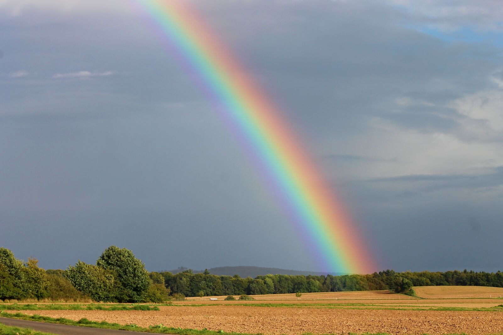 Canon EOS 1100D (EOS Rebel T3 / EOS Kiss X50) sample photo. Rainbow, sky, fields photography