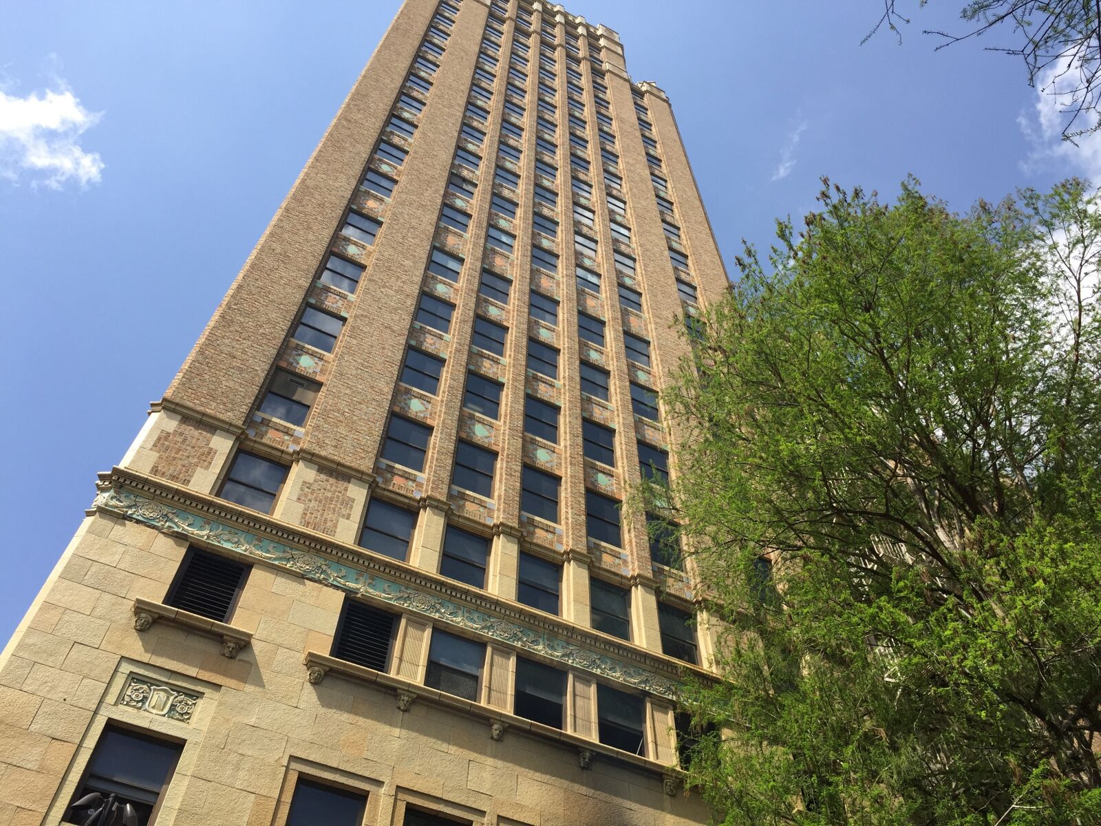 iPhone 6 Plus back camera 4.15mm f/2.2 sample photo. San, antonio, building photography