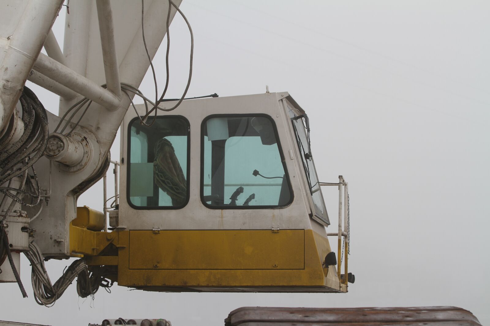 Canon EOS 7D sample photo. Crane, cabin, high photography