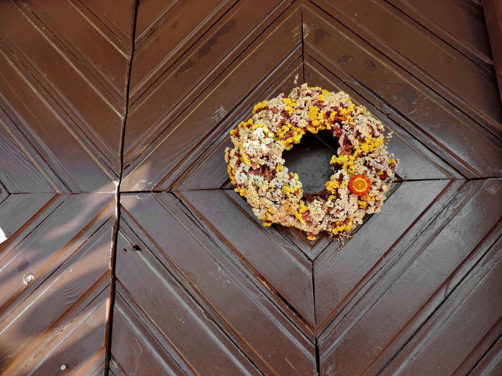 Nikon Coolpix P520 sample photo. Bouquet, decoration, front door photography
