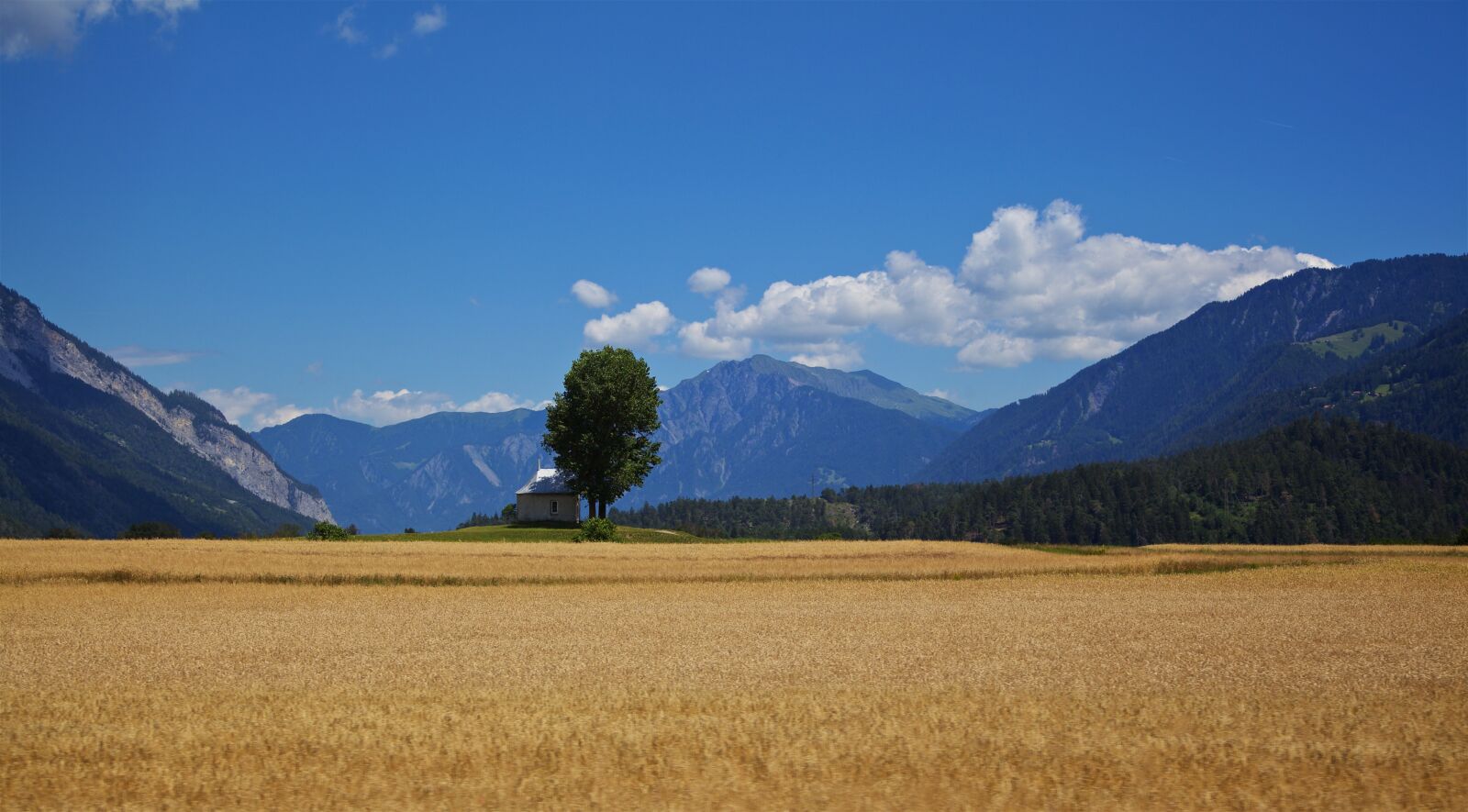 Canon EOS 5D Mark II sample photo. Switzerland, alpine, valley photography