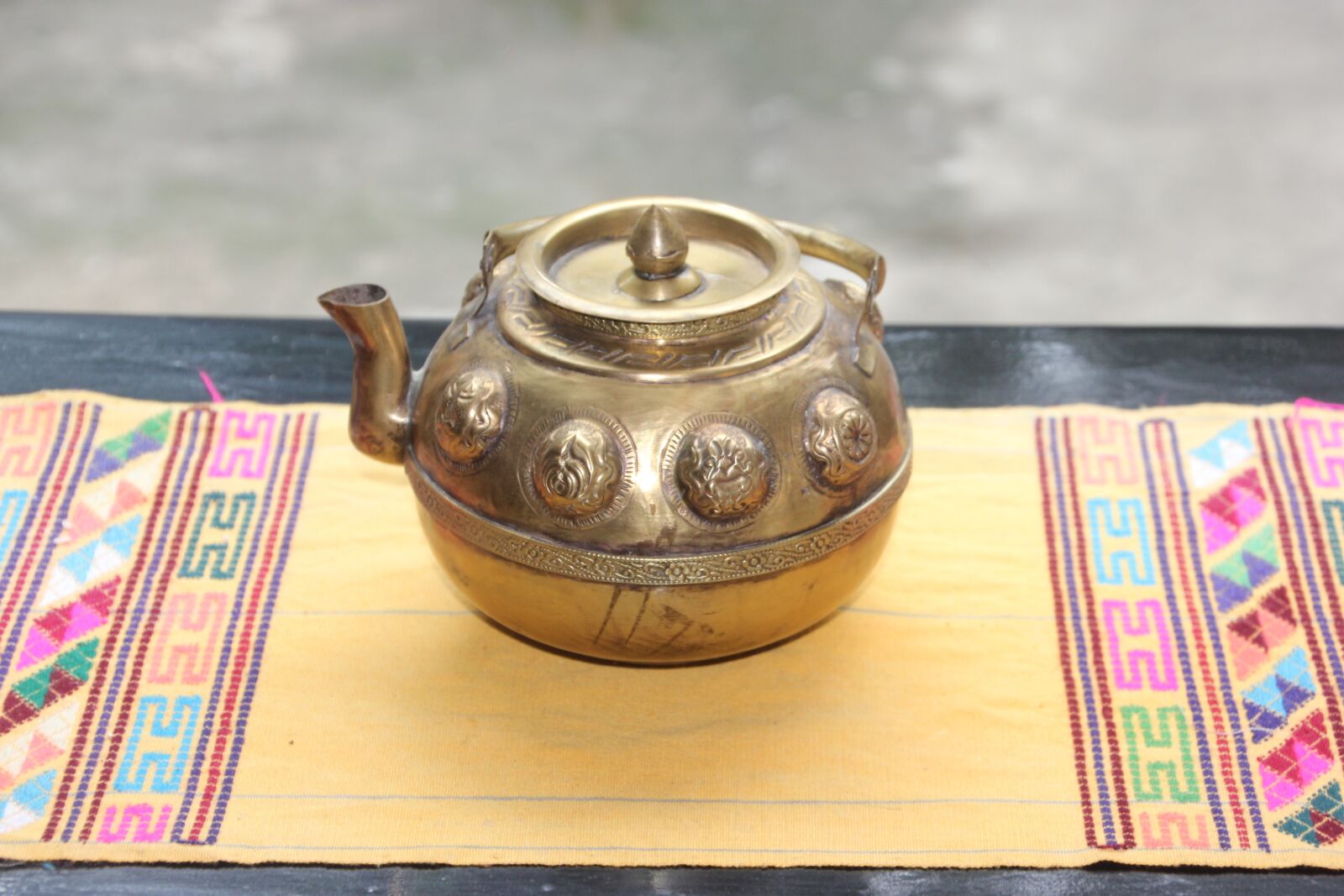 Canon EOS 550D (EOS Rebel T2i / EOS Kiss X4) sample photo. Metal jug, bhutan, hotel photography