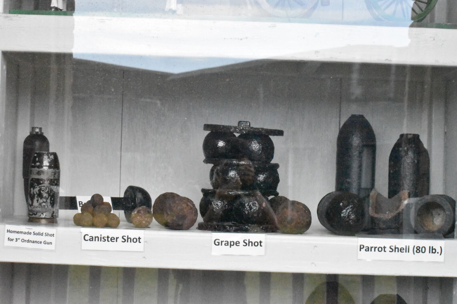 Nikon D3500 sample photo. Old, guns, bullet photography