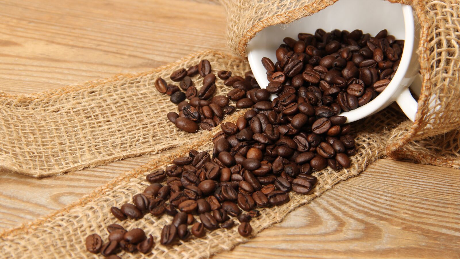 Canon EF-S 18-135mm F3.5-5.6 IS sample photo. Coffee, coffee cup, coffee photography