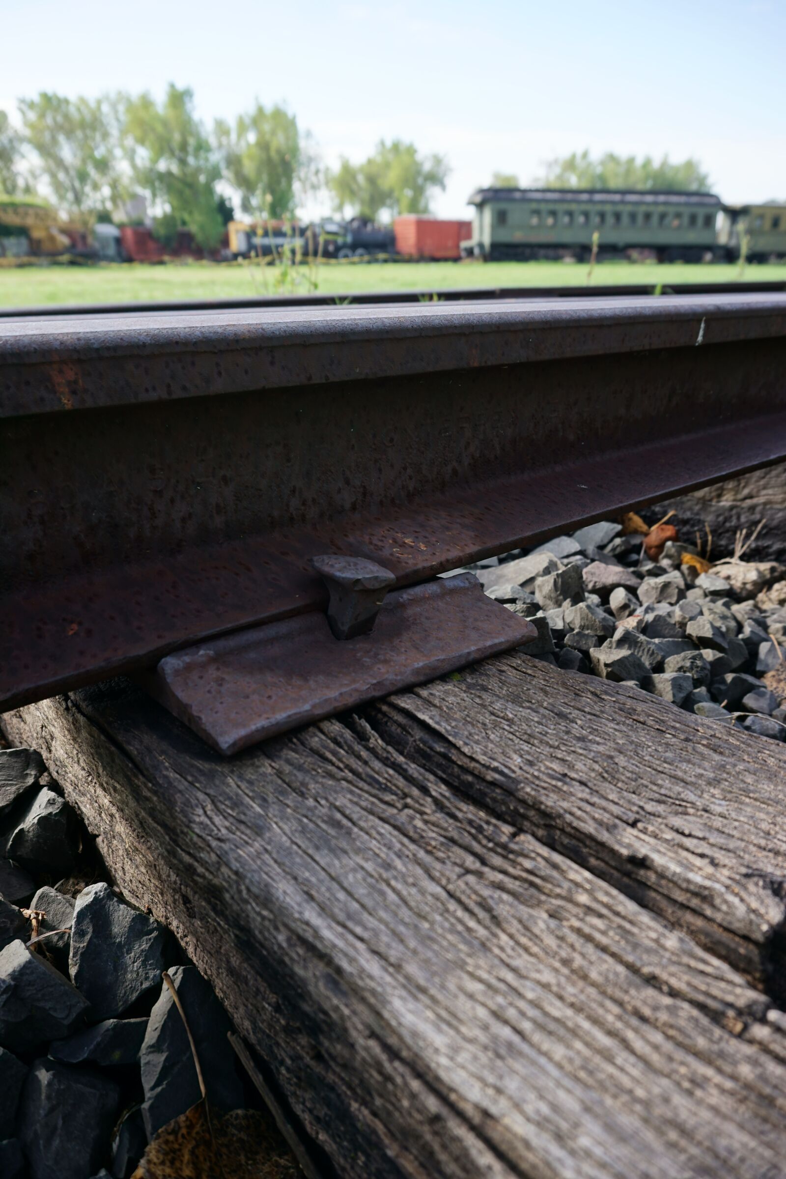Sony a6000 sample photo. Train, rail, nail photography