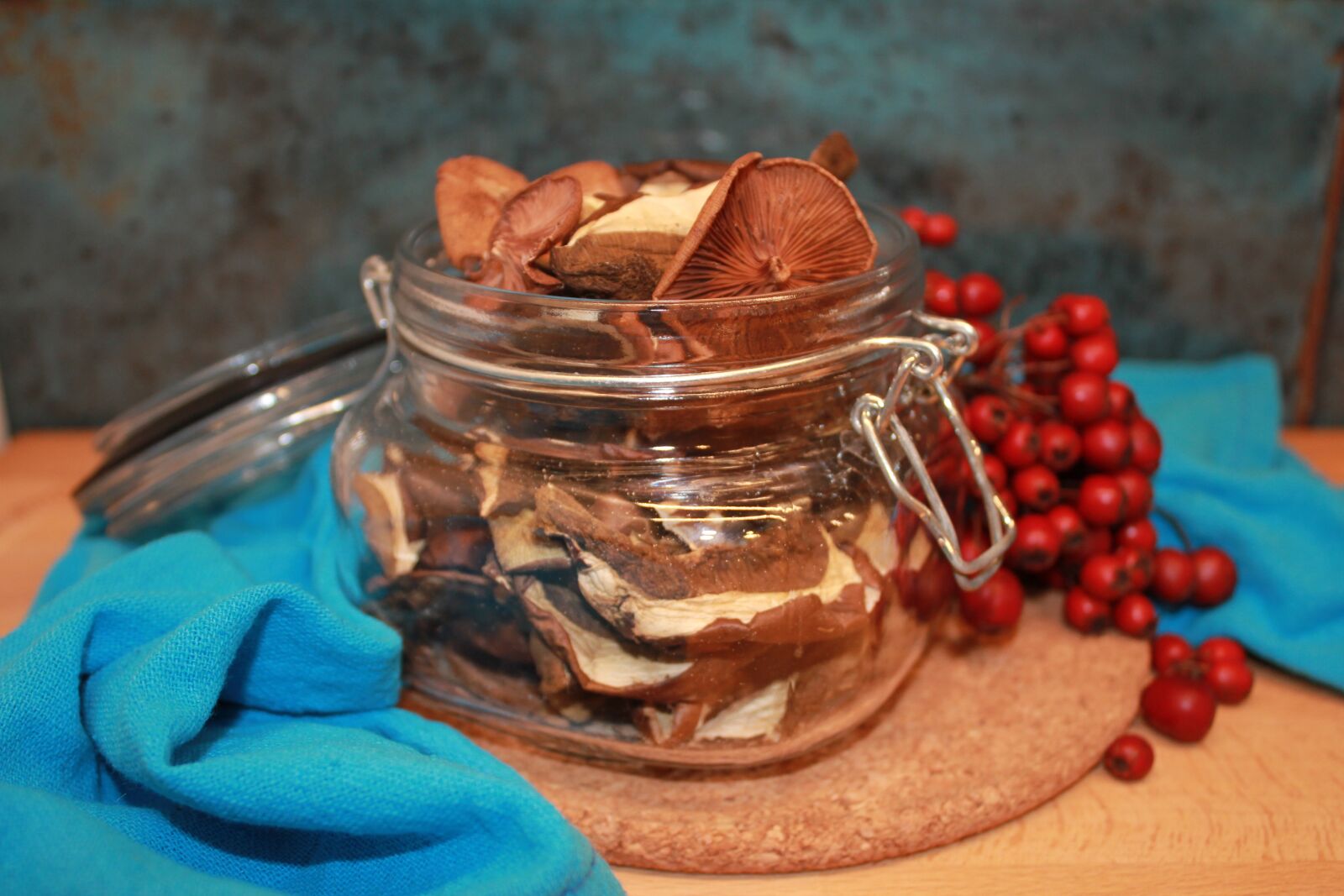 Canon EOS 60D sample photo. Dried mushrooms, food, dried photography