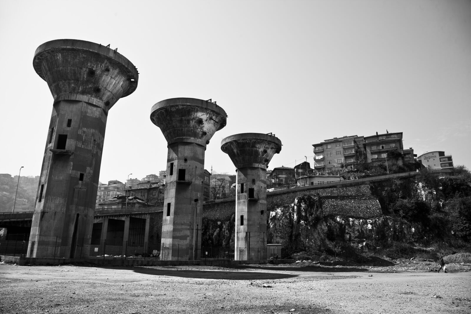 Canon EOS 5D sample photo. Tower, black white, city photography