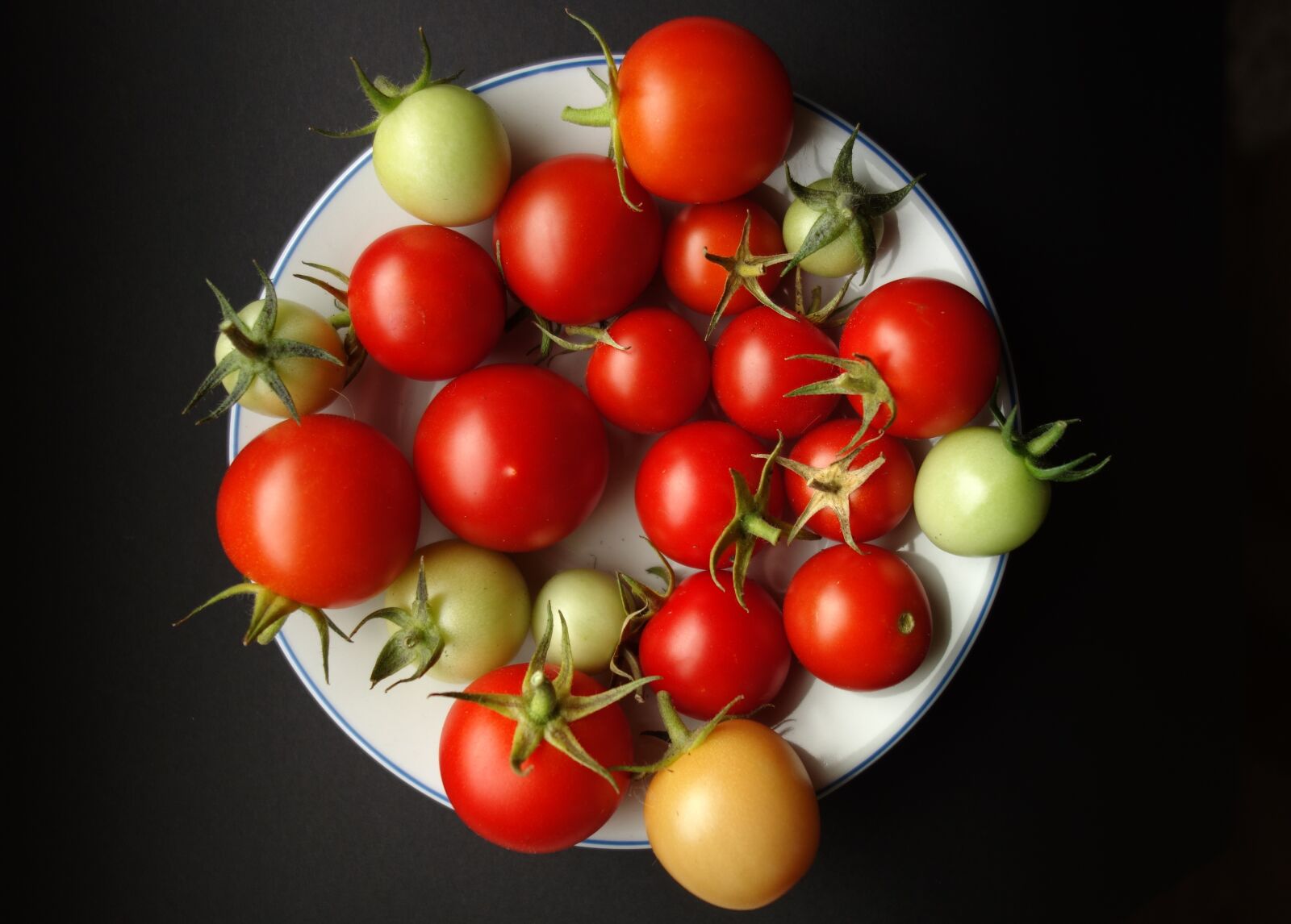 Sony Cyber-shot DSC-RX100 sample photo. Tomatoes, fruit, food photography