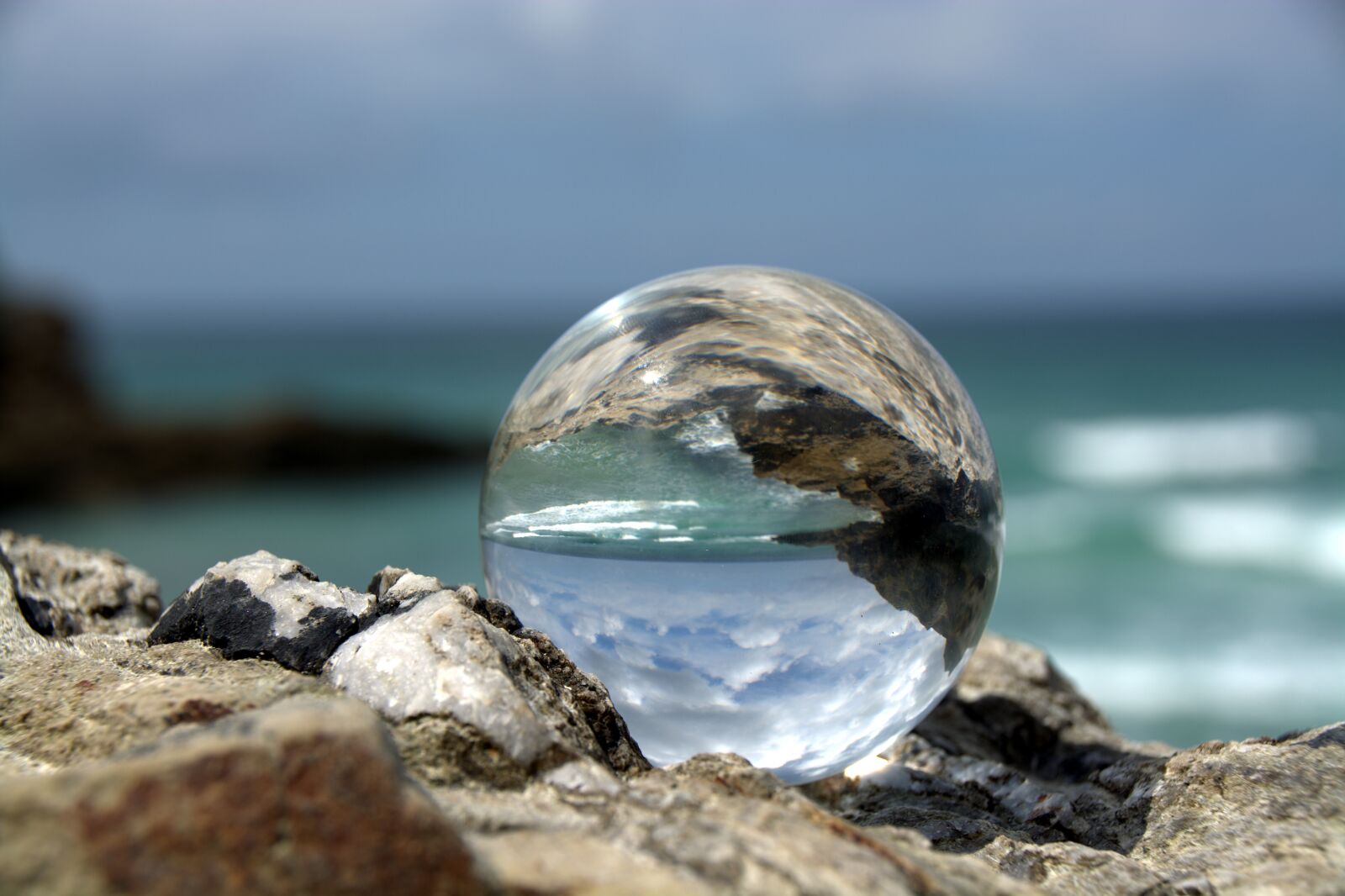 Nikon D5200 sample photo. Globe image, mirroring, glass photography