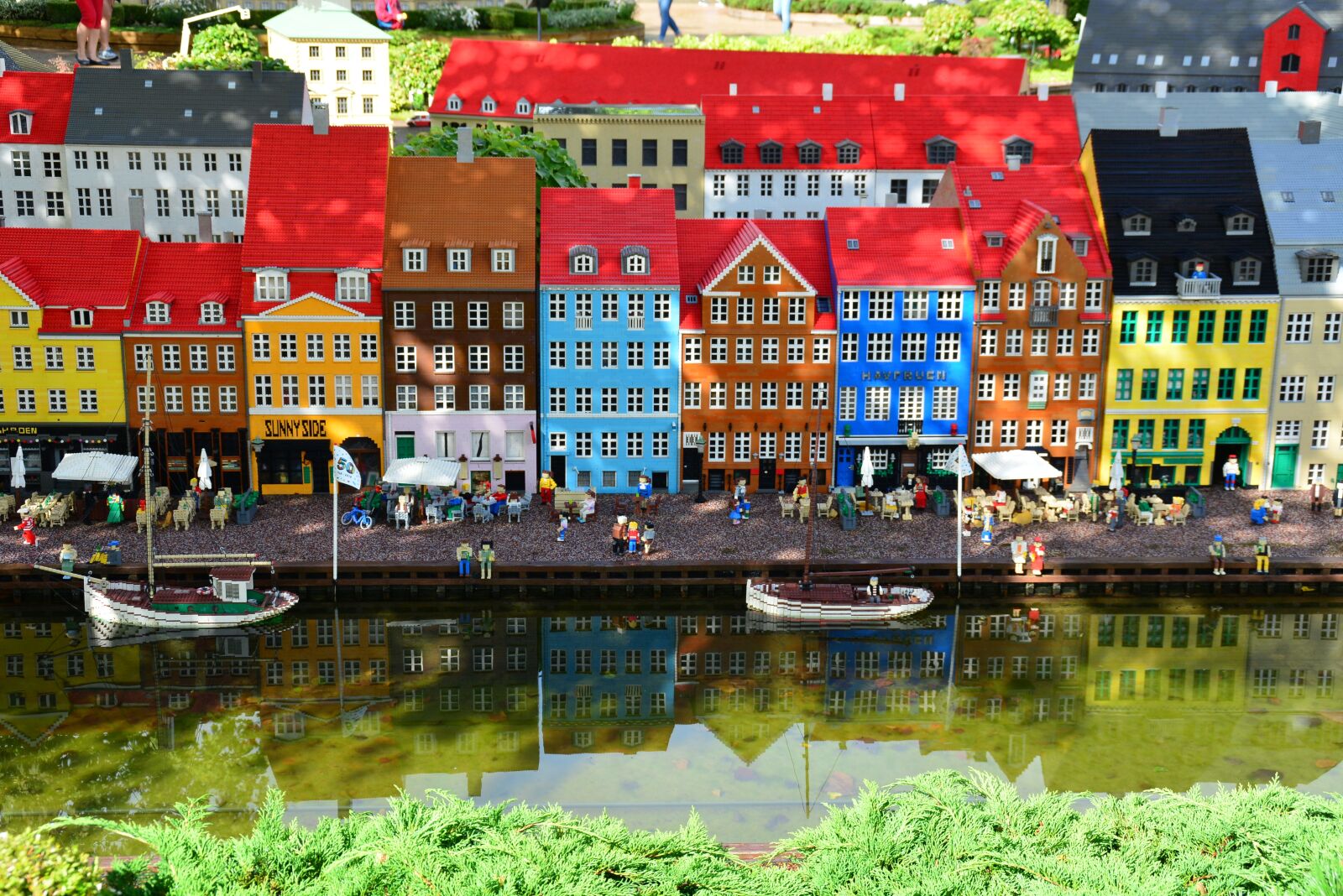 Nikon D5200 sample photo. Legoland, building, lego photography