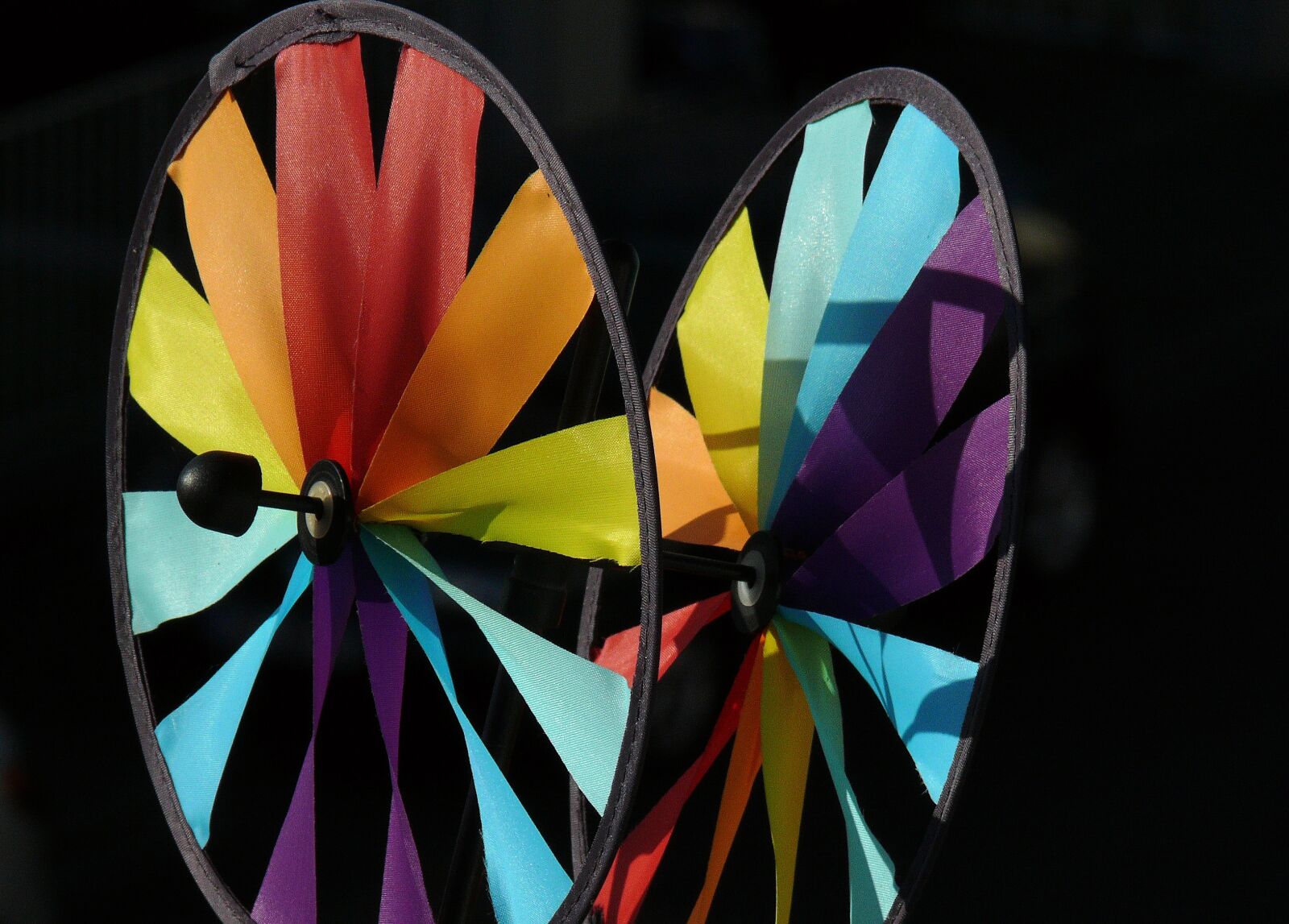 Leica V-LUX 1 sample photo. Windspiel, colorful, rotation photography