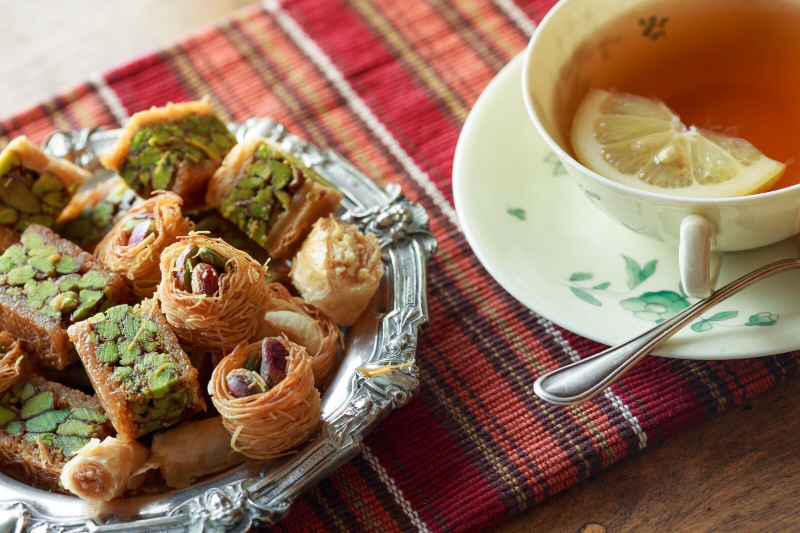 Canon EF 100mm F2.8 Macro USM sample photo. Tea, teatime, pastry photography