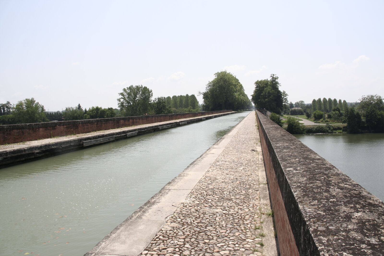 Canon EOS 350D (EOS Digital Rebel XT / EOS Kiss Digital N) sample photo. Aqueduct, channel, navigation photography