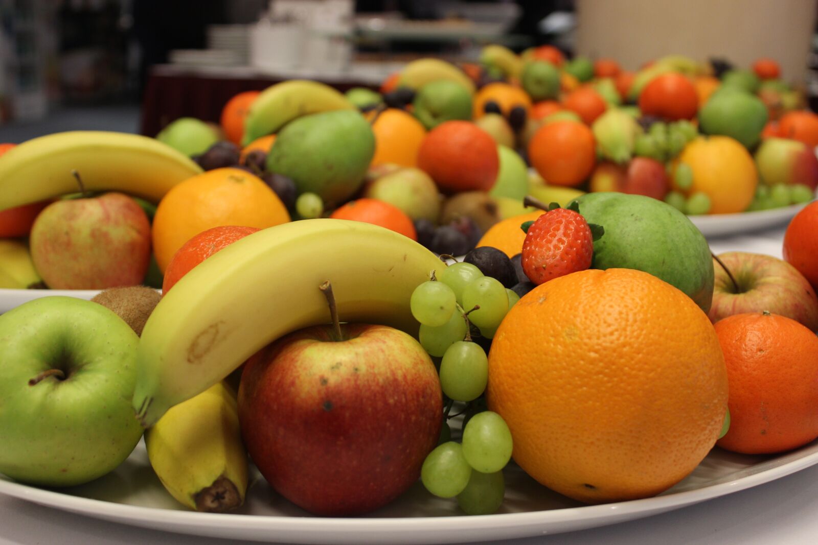 Canon EOS 600D (Rebel EOS T3i / EOS Kiss X5) sample photo. Fruit, a bowl, entertainment photography
