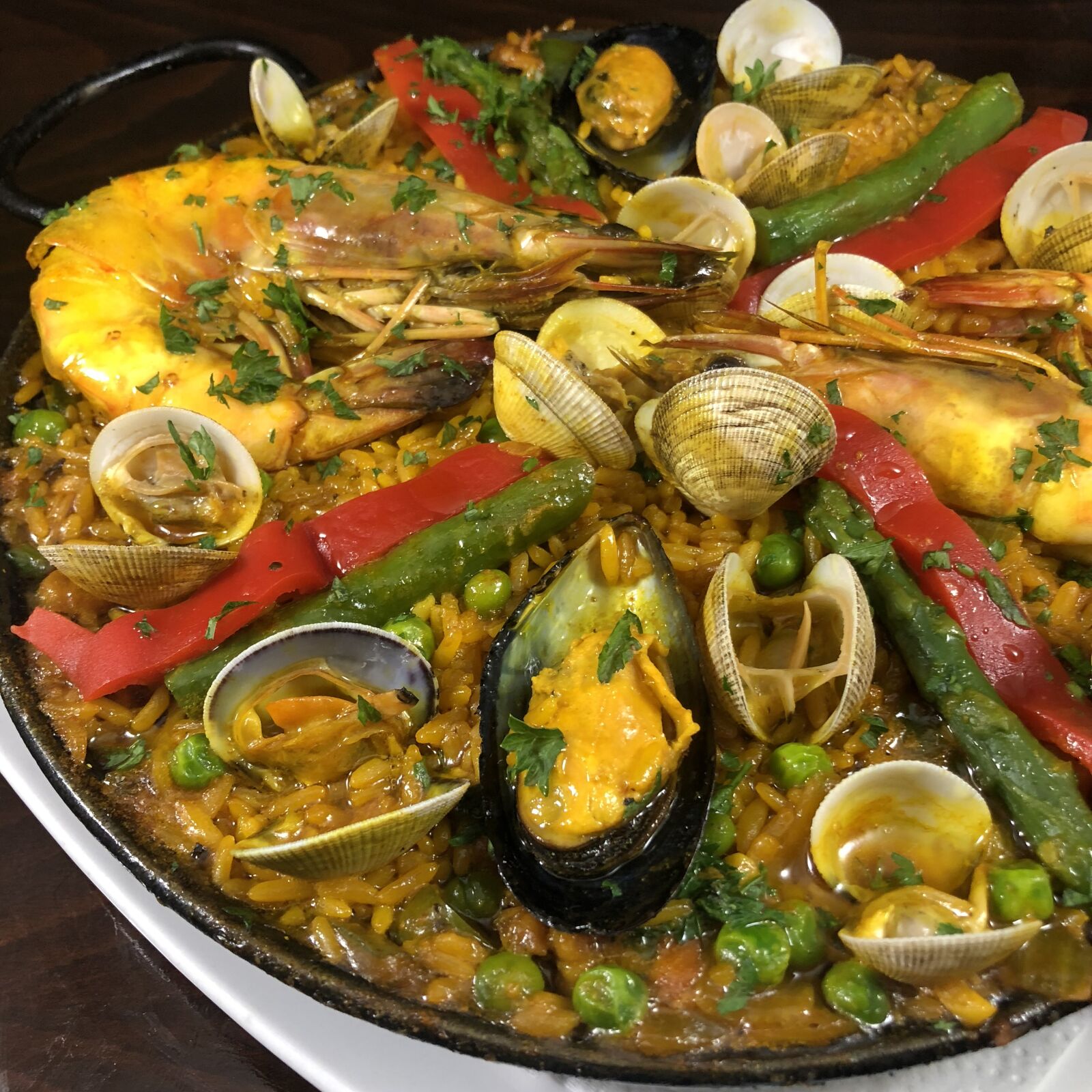 iPhone X back dual camera 4mm f/1.8 sample photo. Paella, food, seafood photography