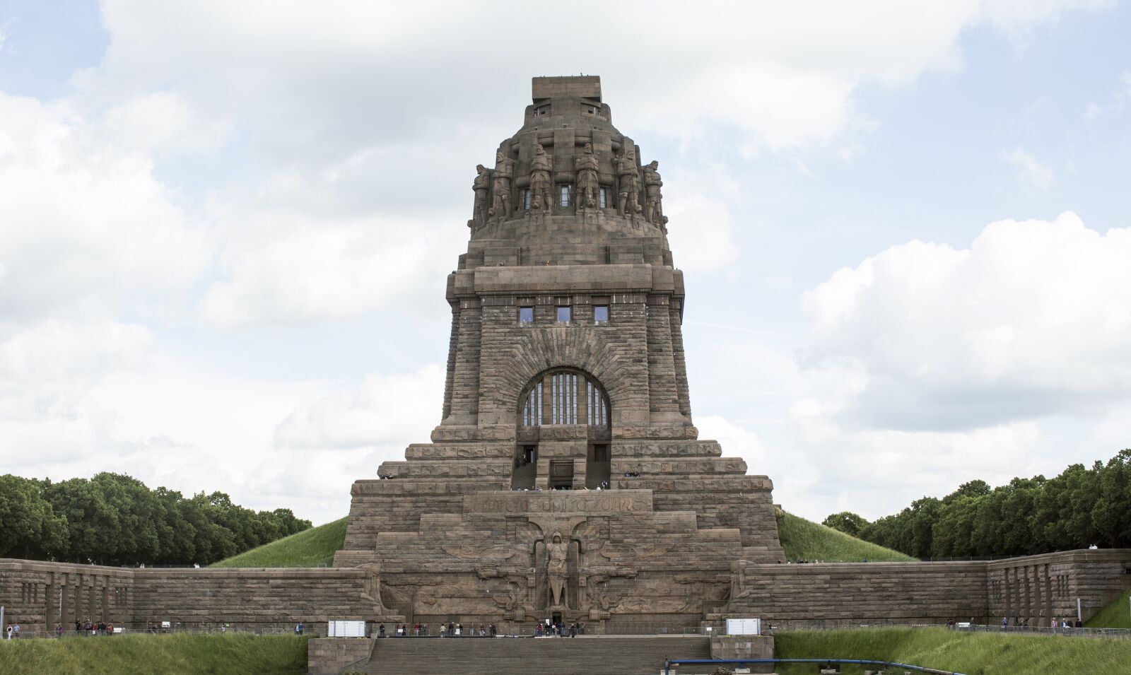 Canon EF 50mm F1.2L USM sample photo. Leipzig, v lkerschlachtdenkmal, places photography