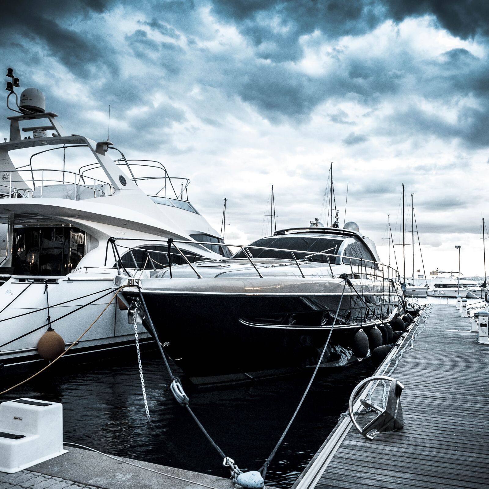 Olympus OM-D E-M5 II + Olympus M.Zuiko Digital ED 12-40mm F2.8 Pro sample photo. Boat, body of water photography
