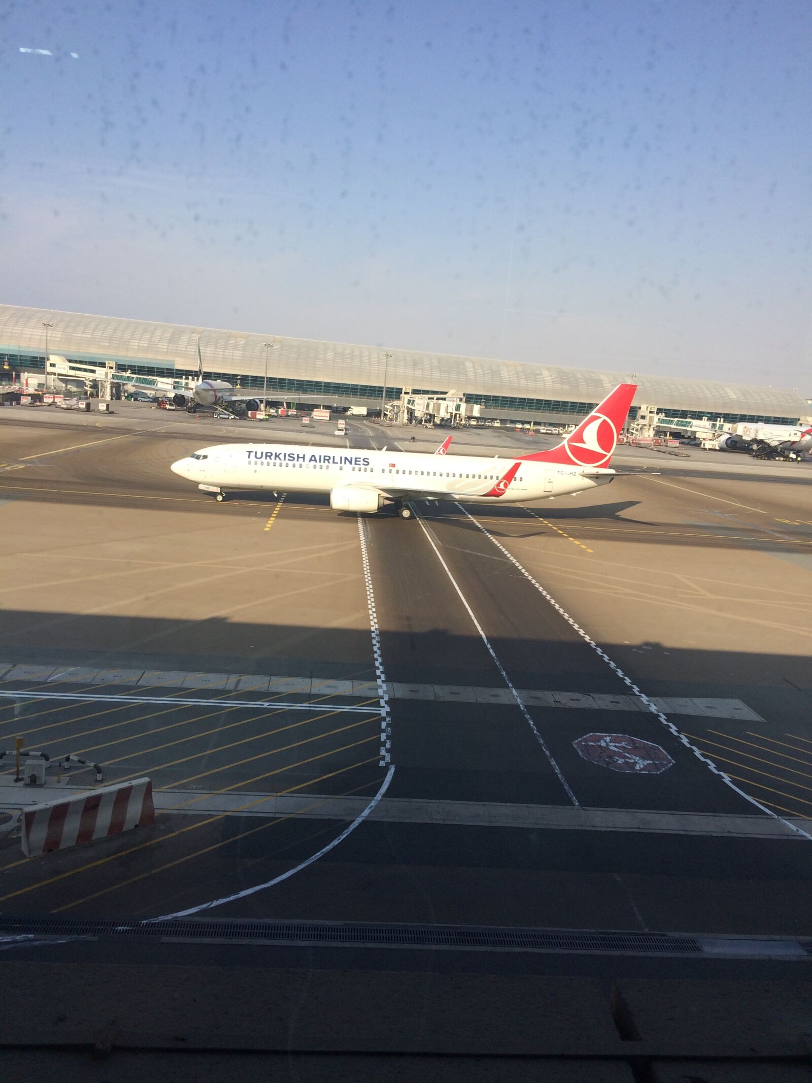 iPhone 5s back camera 4.15mm f/2.2 sample photo. Turkish, airlines, at, the photography