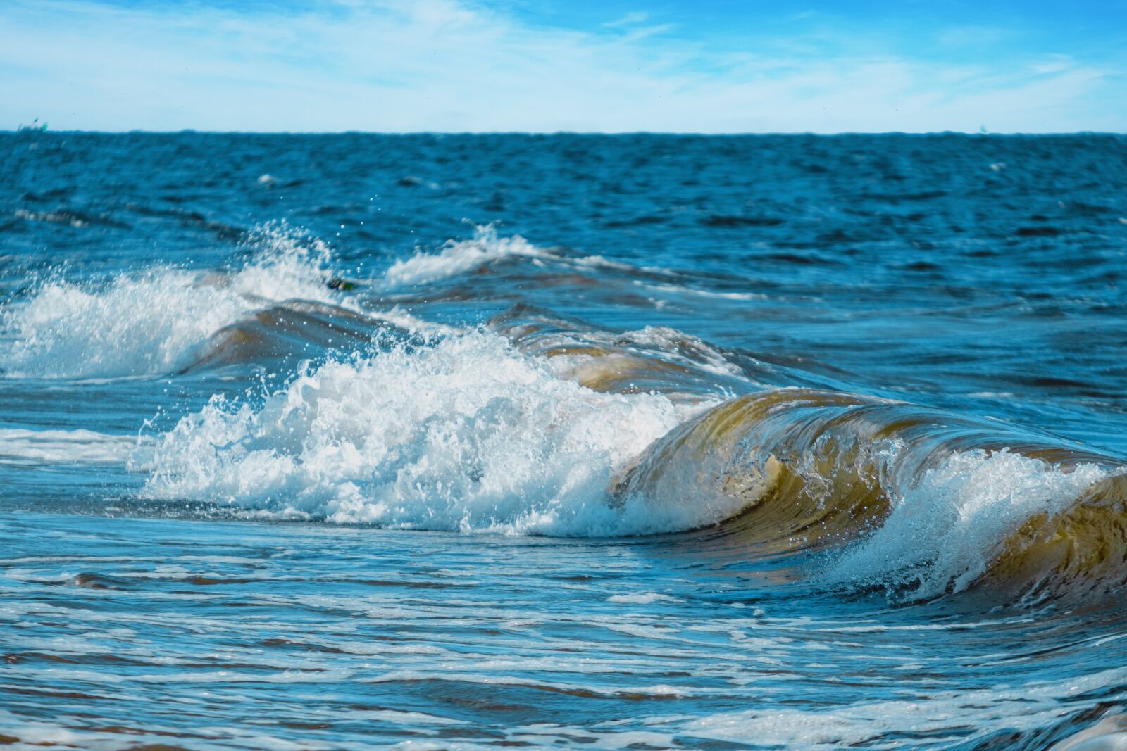 Fujifilm X-T2 + Fujifilm XF 55-200mm F3.5-4.8 R LM OIS sample photo. Wave, inject, water photography