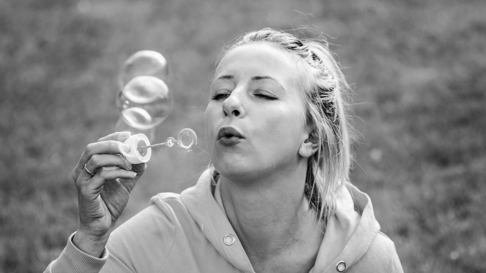 Canon EOS 800D (EOS Rebel T7i / EOS Kiss X9i) sample photo. Dziewczyna, radość, girl photography