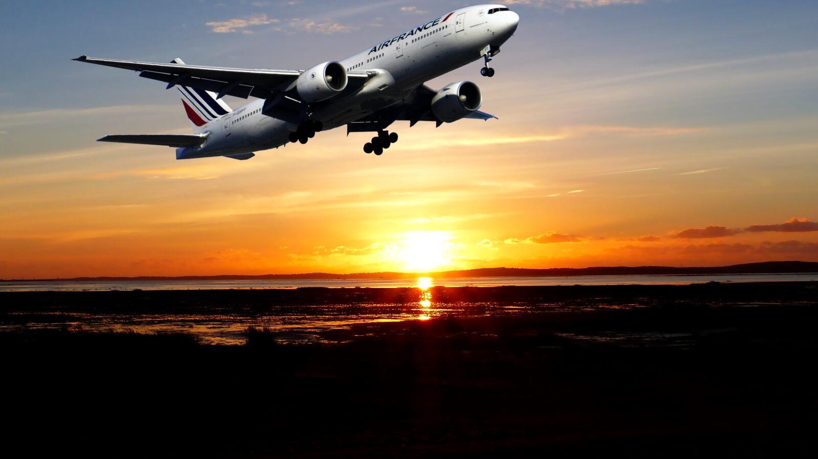 Panasonic Lumix DMC-FZ200 sample photo. Sunset, aircraft, transport photography