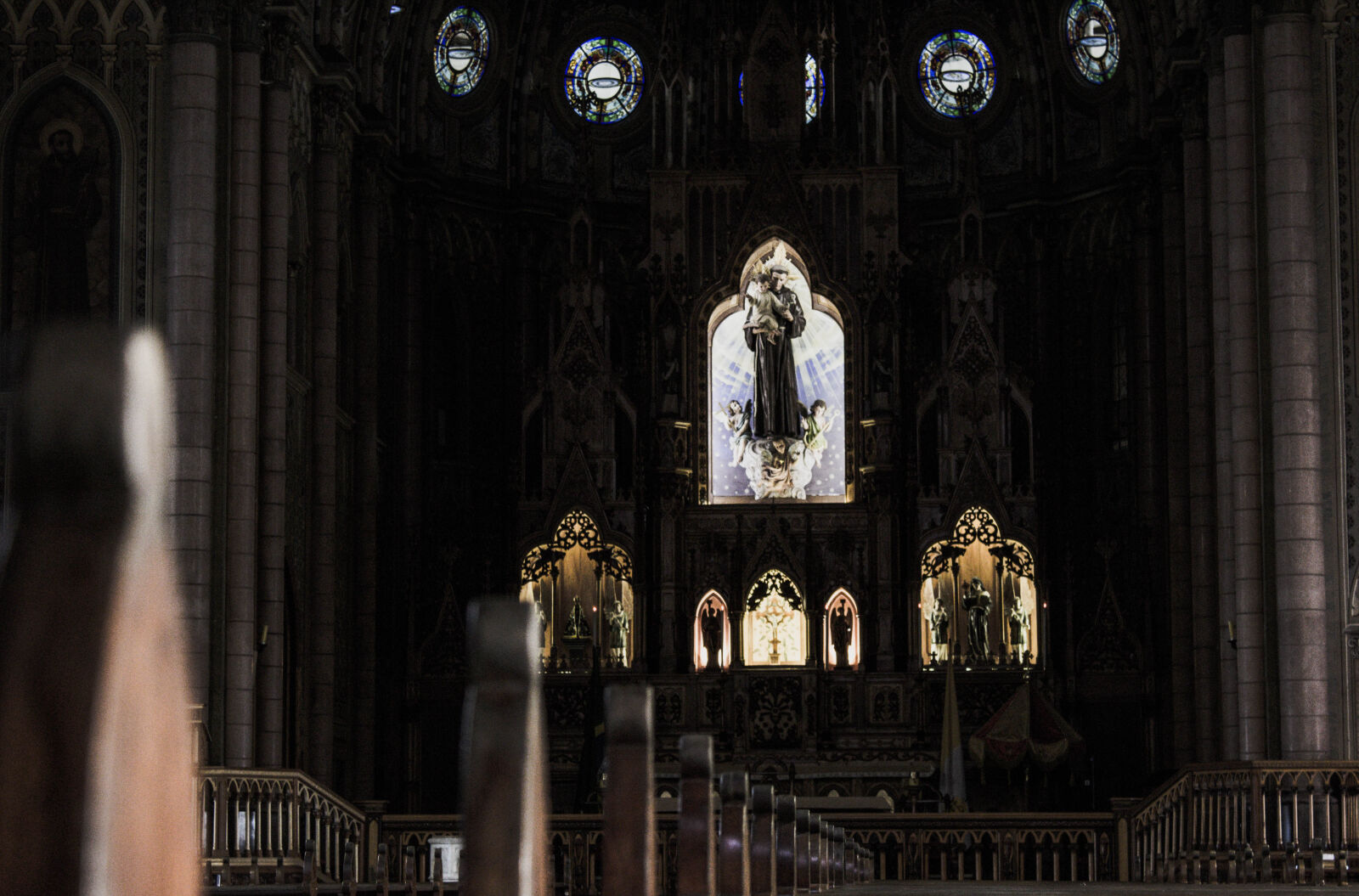 Canon EOS 1200D (EOS Rebel T5 / EOS Kiss X70 / EOS Hi) sample photo. Barroco, bless, building, candle photography