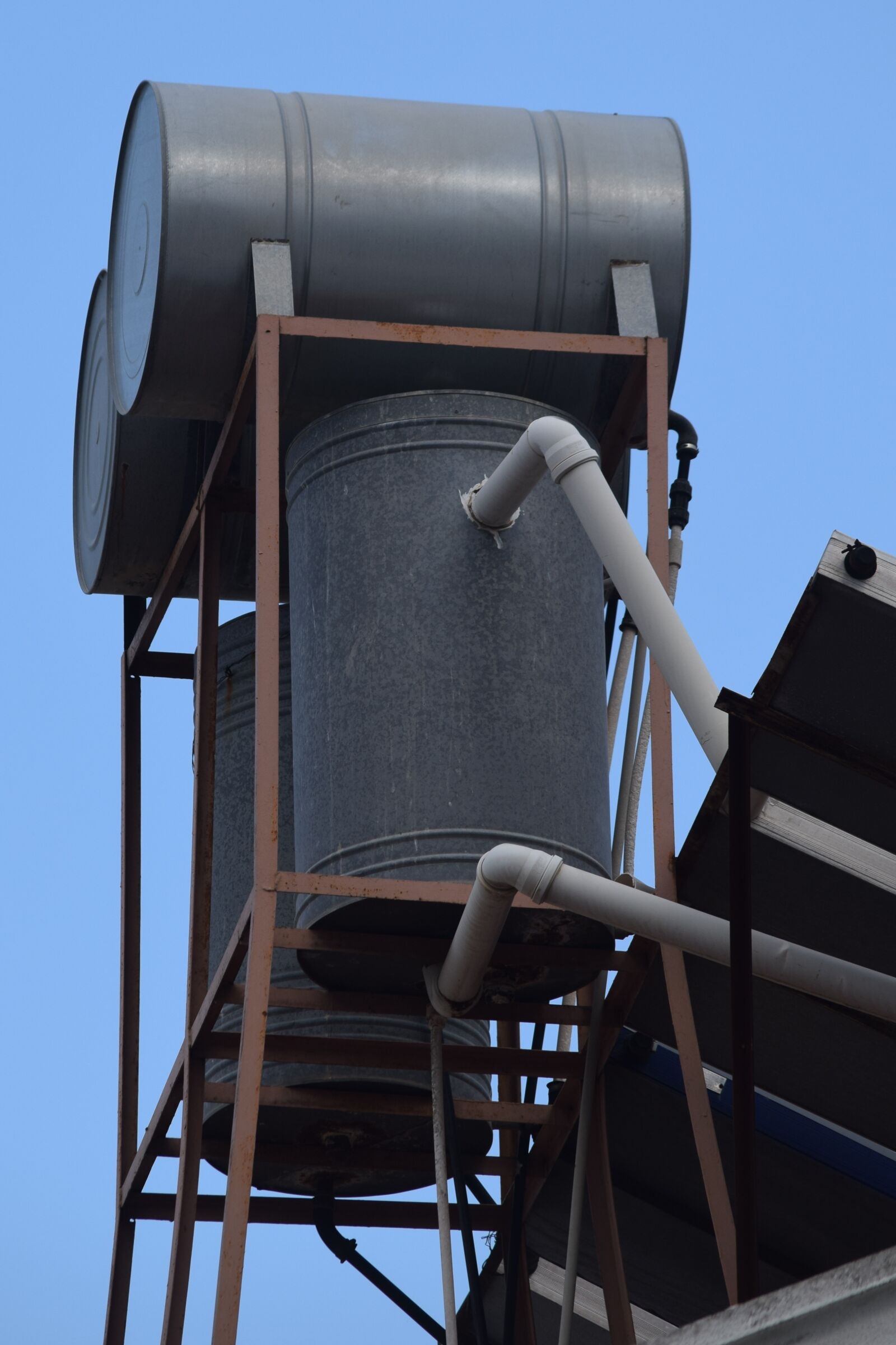 Nikon D5300 sample photo. Water-cask, tons, solar energy photography