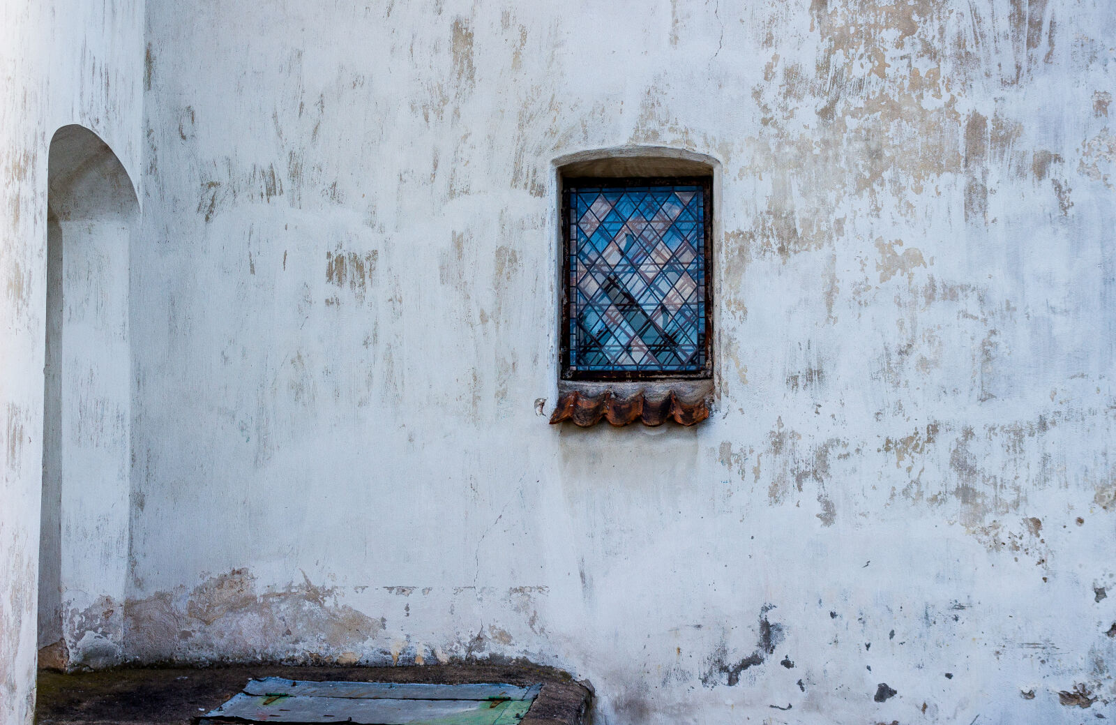 Canon EOS 700D (EOS Rebel T5i / EOS Kiss X7i) sample photo. Exterior, house, wall, window photography