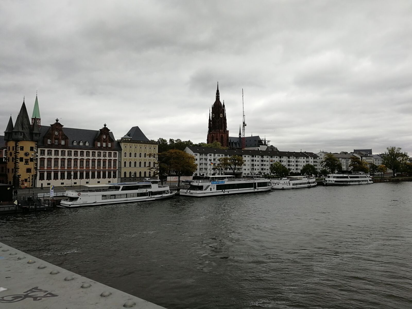 HUAWEI Honor 9 sample photo. Frankfurt, the gloomy sky photography