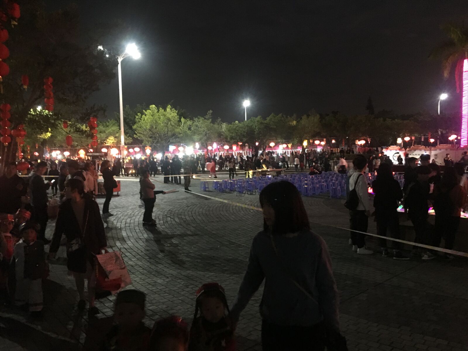 Apple iPhone 6s sample photo. Evening party, visit, night photography