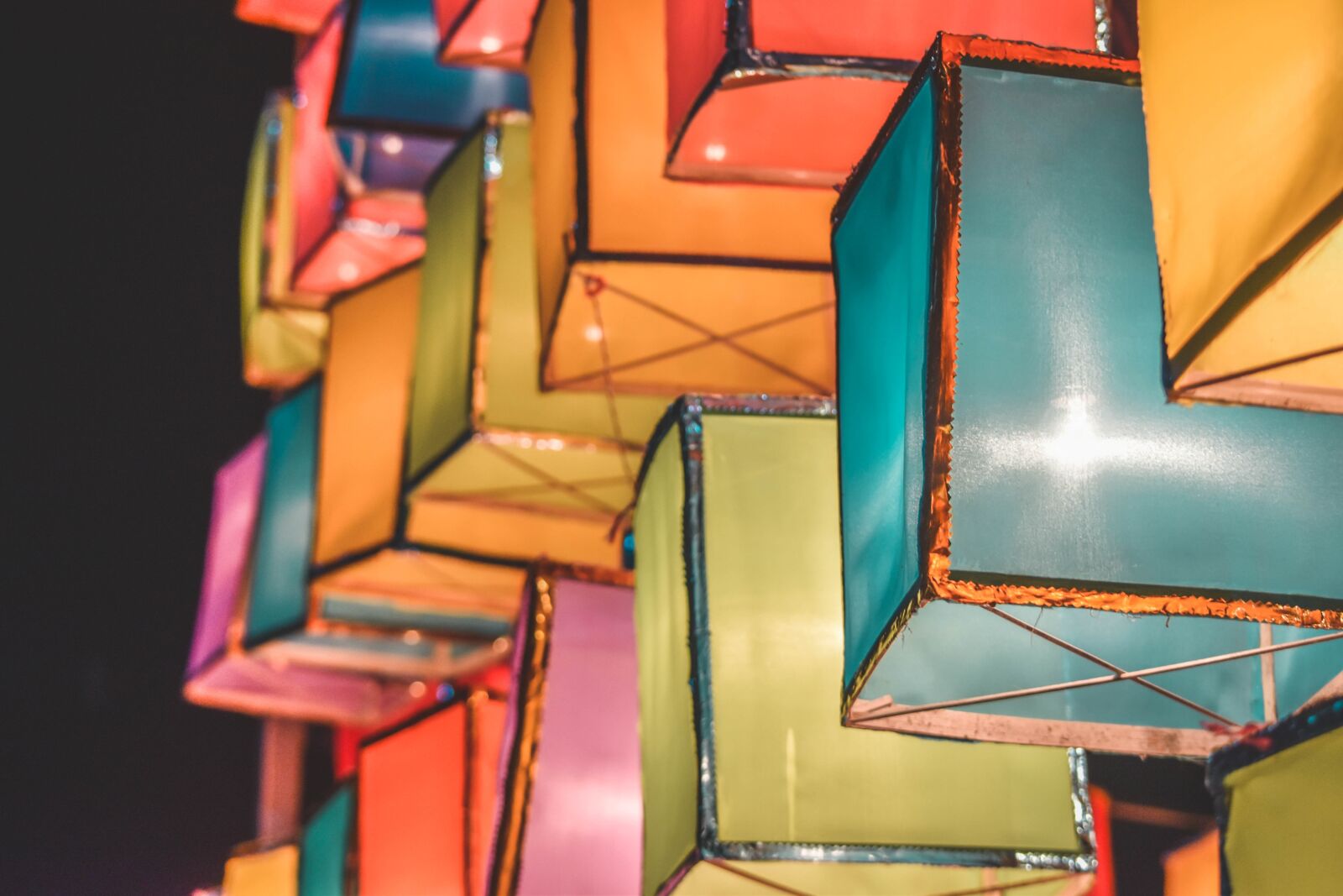 Nikon D5500 sample photo. Colors, the light, lamp photography
