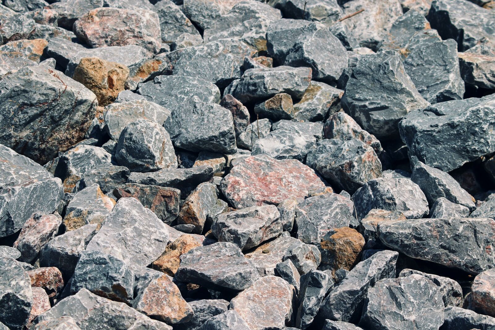 Canon EOS 200D (EOS Rebel SL2 / EOS Kiss X9) sample photo. Stones, gravel stones, stone photography
