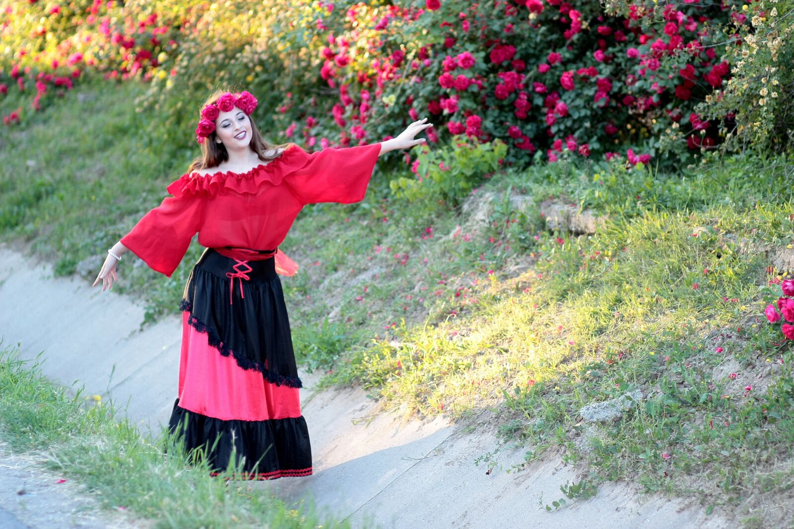 Canon EOS 450D (EOS Rebel XSi / EOS Kiss X2) sample photo. Girl, roses, red photography